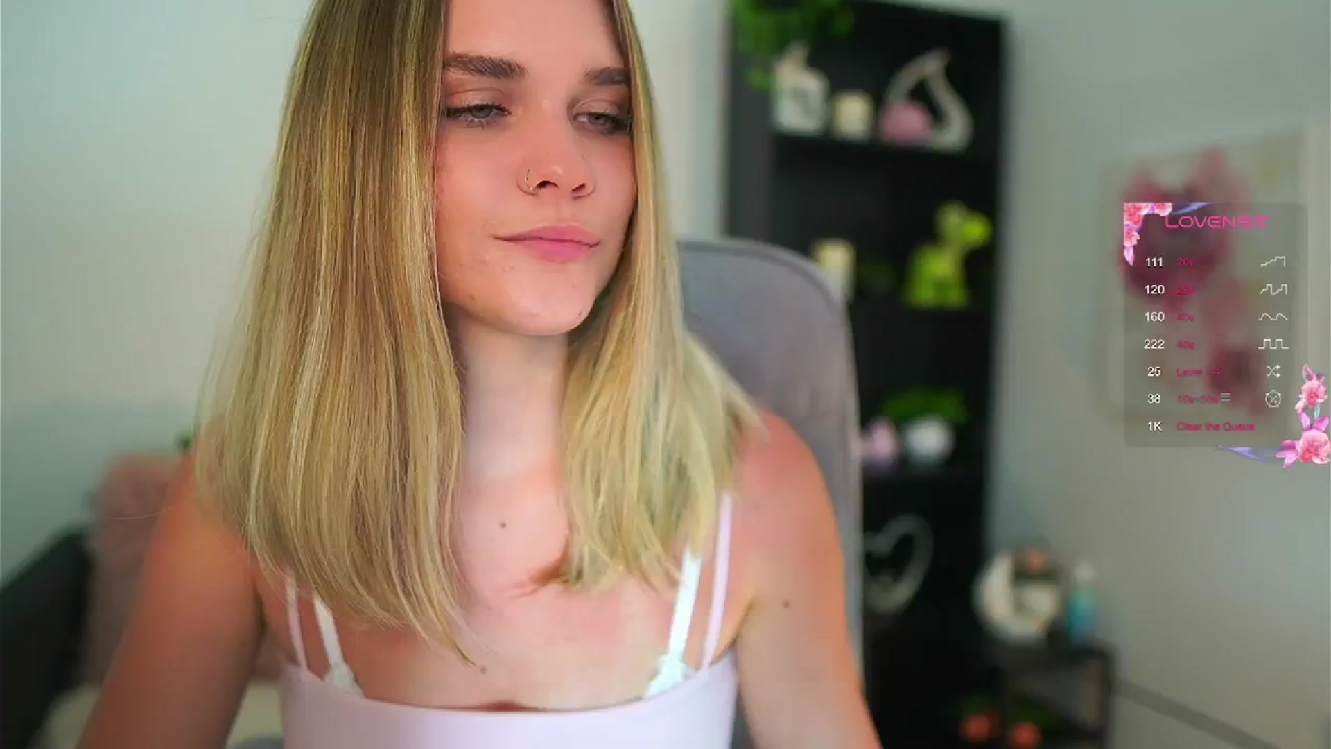 Gallery image thumbnail from Skyla_Novea_'s myfreecams stream on, 05/25/2024, 20:06 image 10 of 20