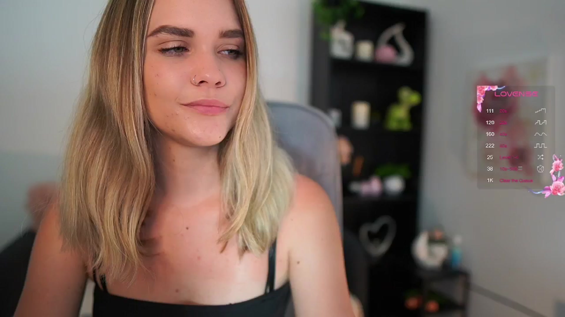 Gallery image thumbnail from Skyla_Novea_'s myfreecams stream on, 05/26/2024, 14:00 image 14 of 20