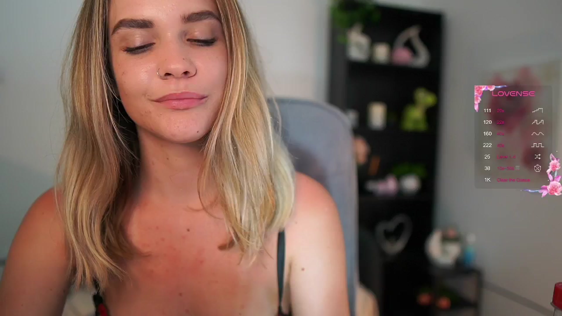 Gallery image thumbnail from Skyla_Novea_'s myfreecams stream on, 05/26/2024, 17:51 image 2 of 20