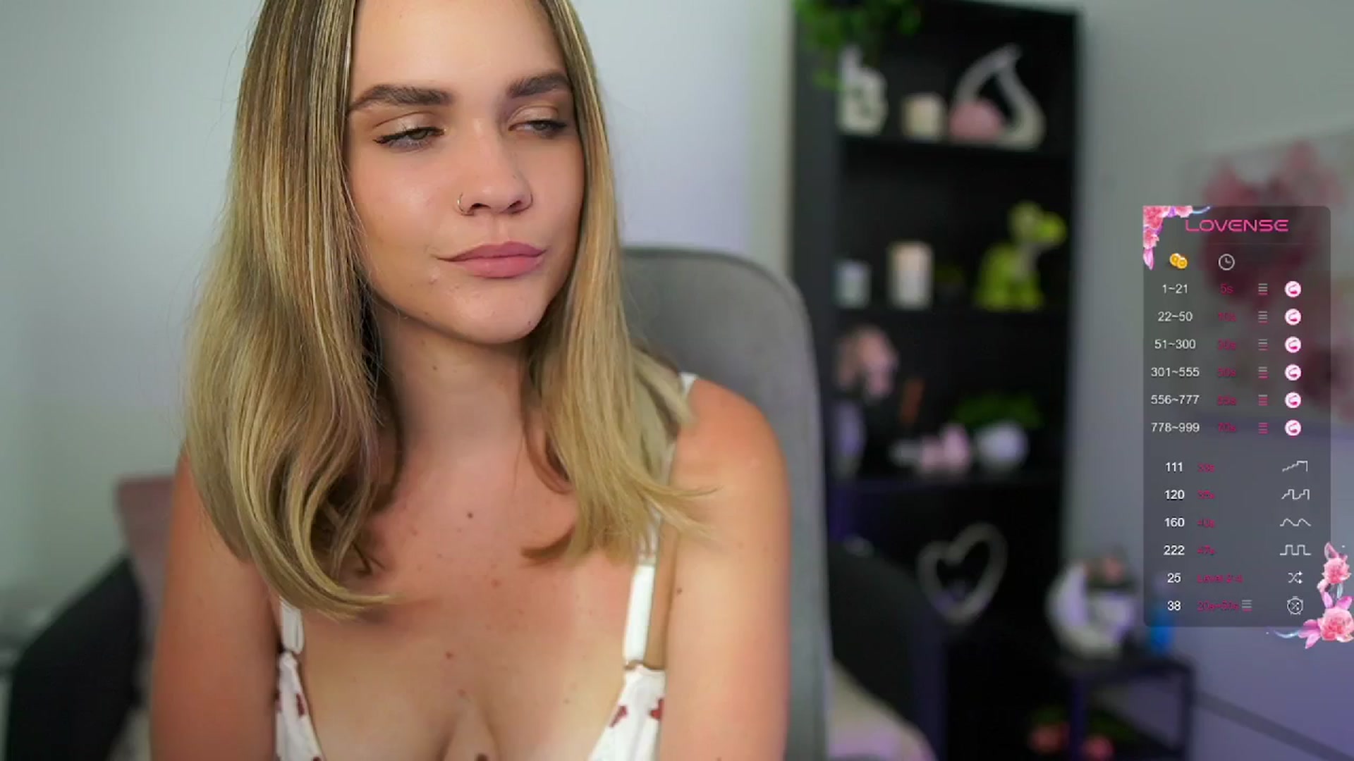 Gallery image thumbnail from Skyla_Novea_'s myfreecams stream on, 05/27/2024, 16:02 image 4 of 20