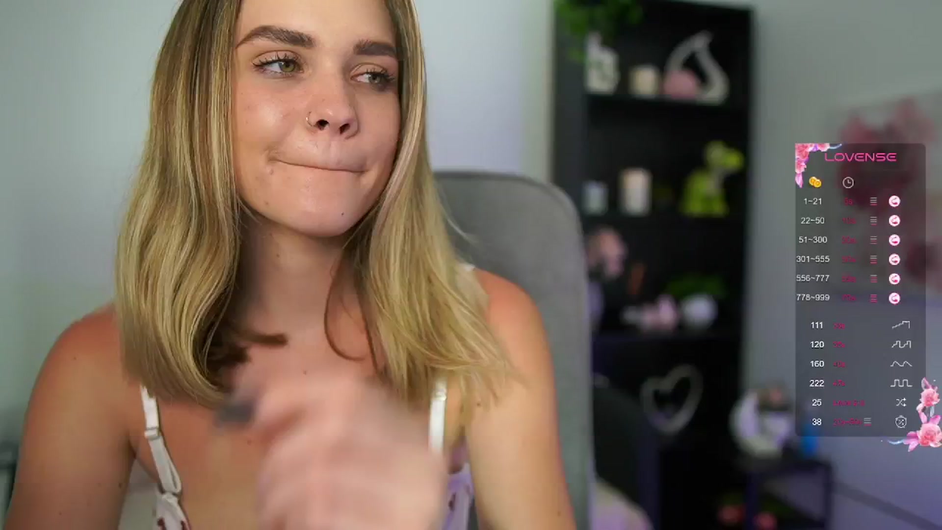 Gallery image thumbnail from Skyla_Novea_'s myfreecams stream on, 05/27/2024, 16:02 image 9 of 20