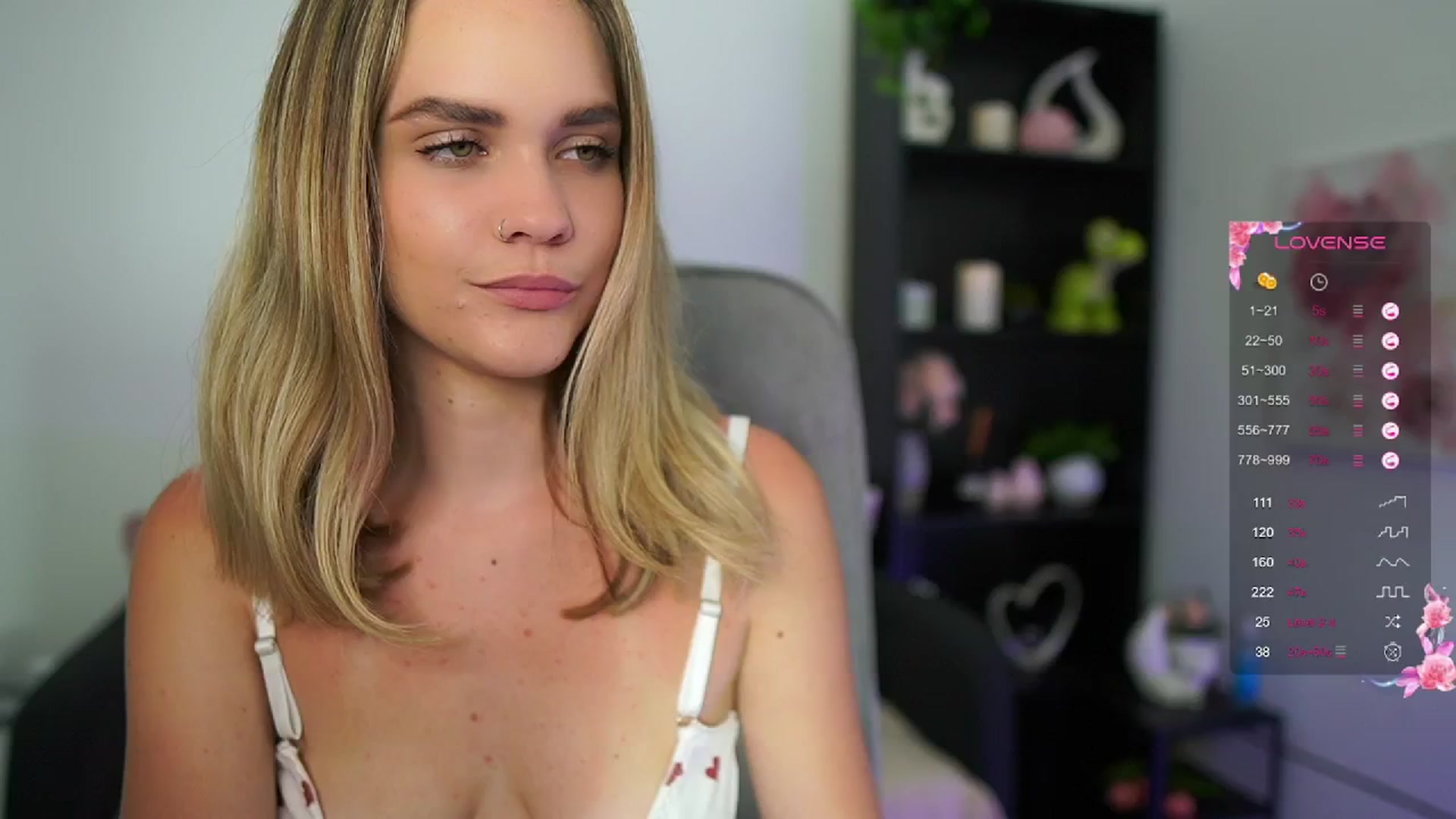 Gallery image thumbnail from Skyla_Novea_'s myfreecams stream on, 05/27/2024, 16:02 image 2 of 20