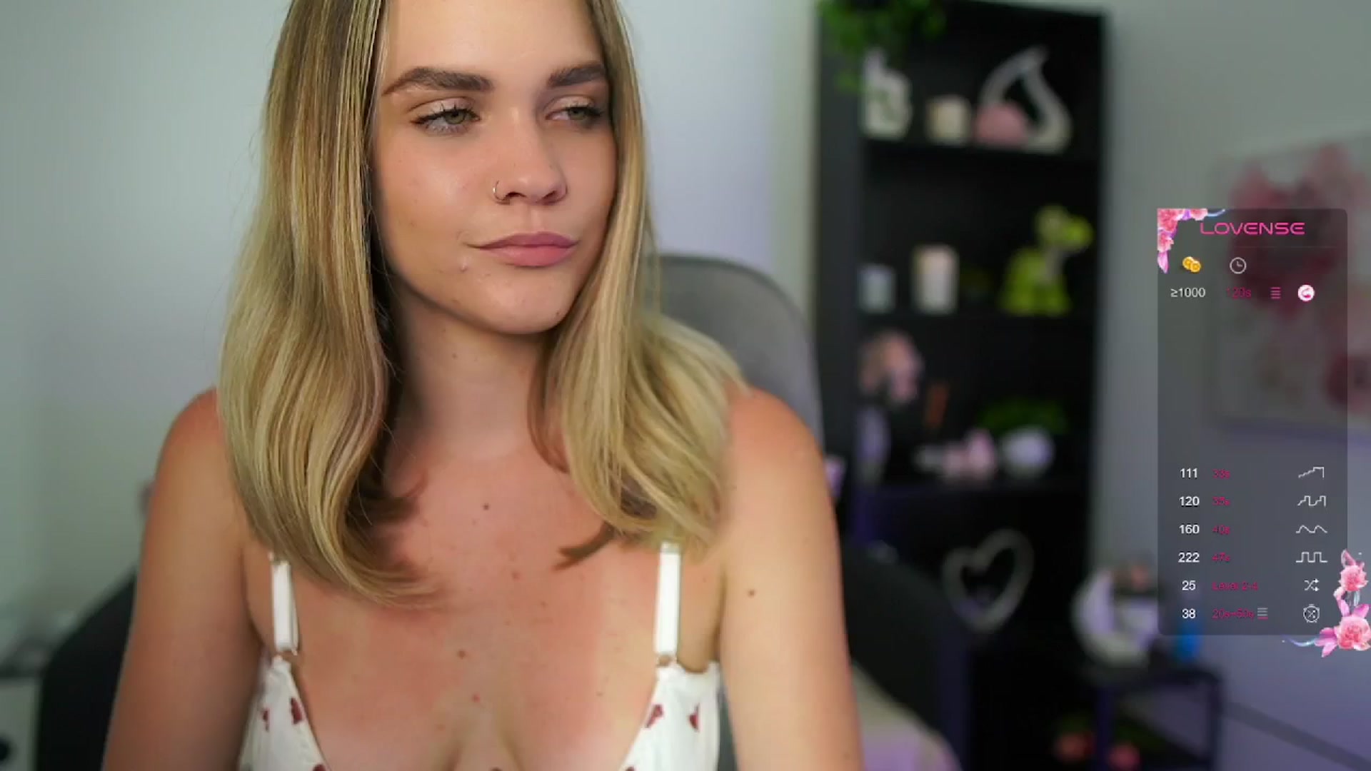 Gallery image thumbnail from Skyla_Novea_'s myfreecams stream on, 05/27/2024, 16:02 image 13 of 20