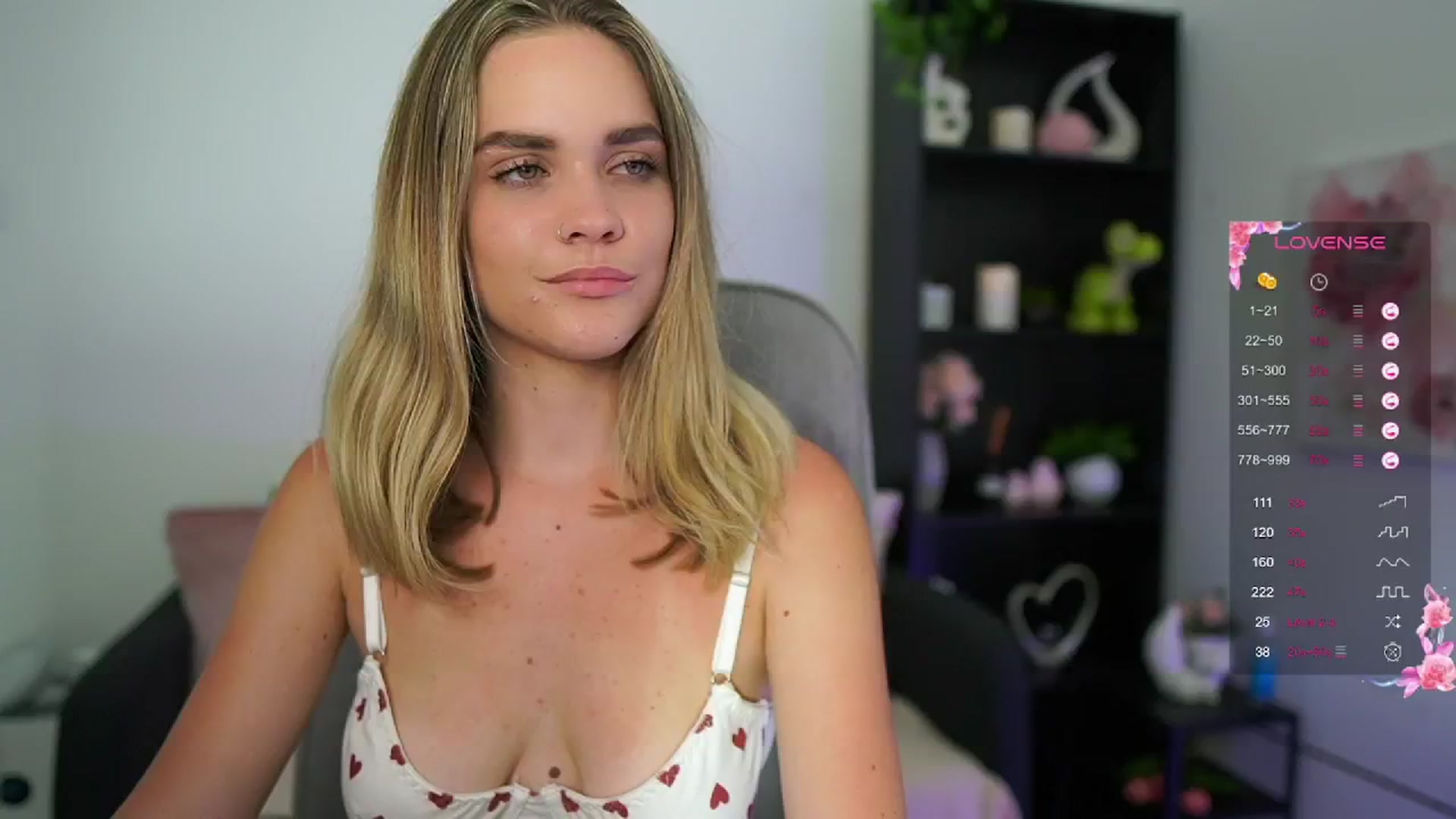 Gallery image thumbnail from Skyla_Novea_'s myfreecams stream on, 05/27/2024, 17:37 image 12 of 20
