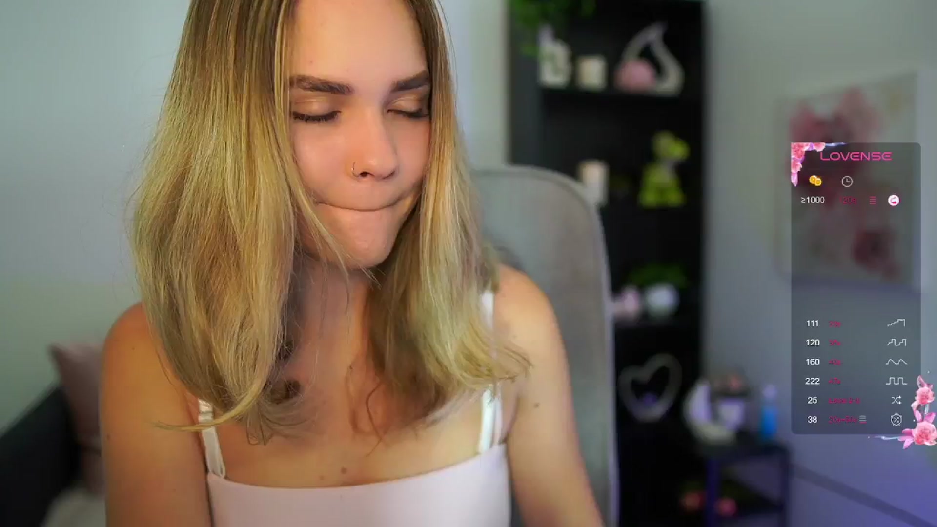 Gallery image thumbnail from Skyla_Novea_'s myfreecams stream on, 06/02/2024, 07:56 image 5 of 20