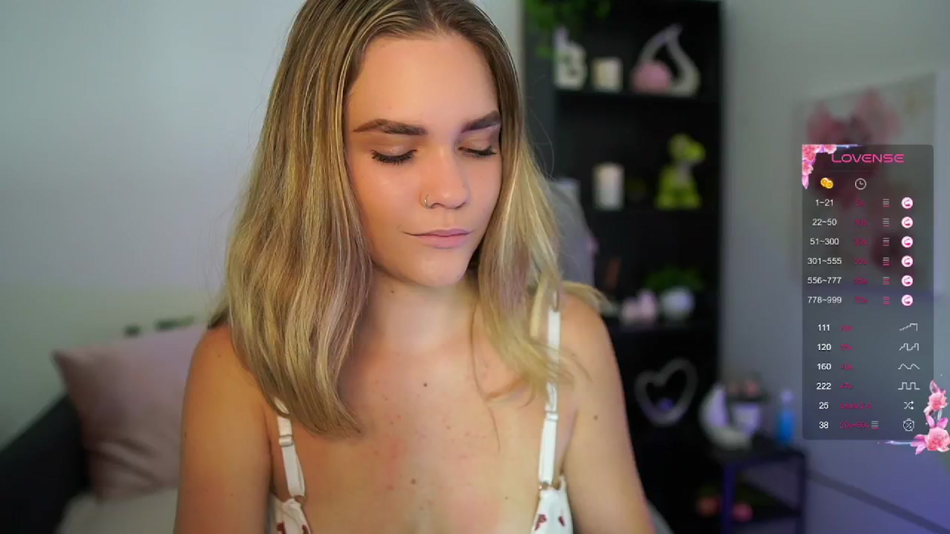 Gallery image thumbnail from Skyla_Novea_'s myfreecams stream on, 06/02/2024, 09:31 image 18 of 20