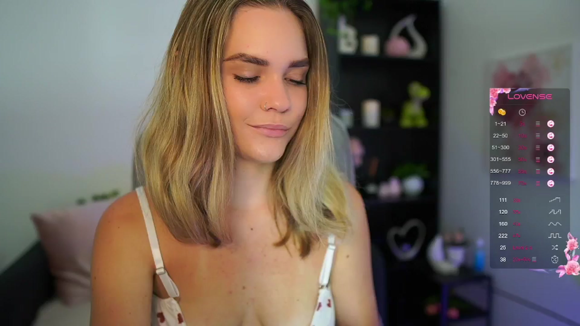 Gallery image thumbnail from Skyla_Novea_'s myfreecams stream on, 06/02/2024, 09:31 image 9 of 20