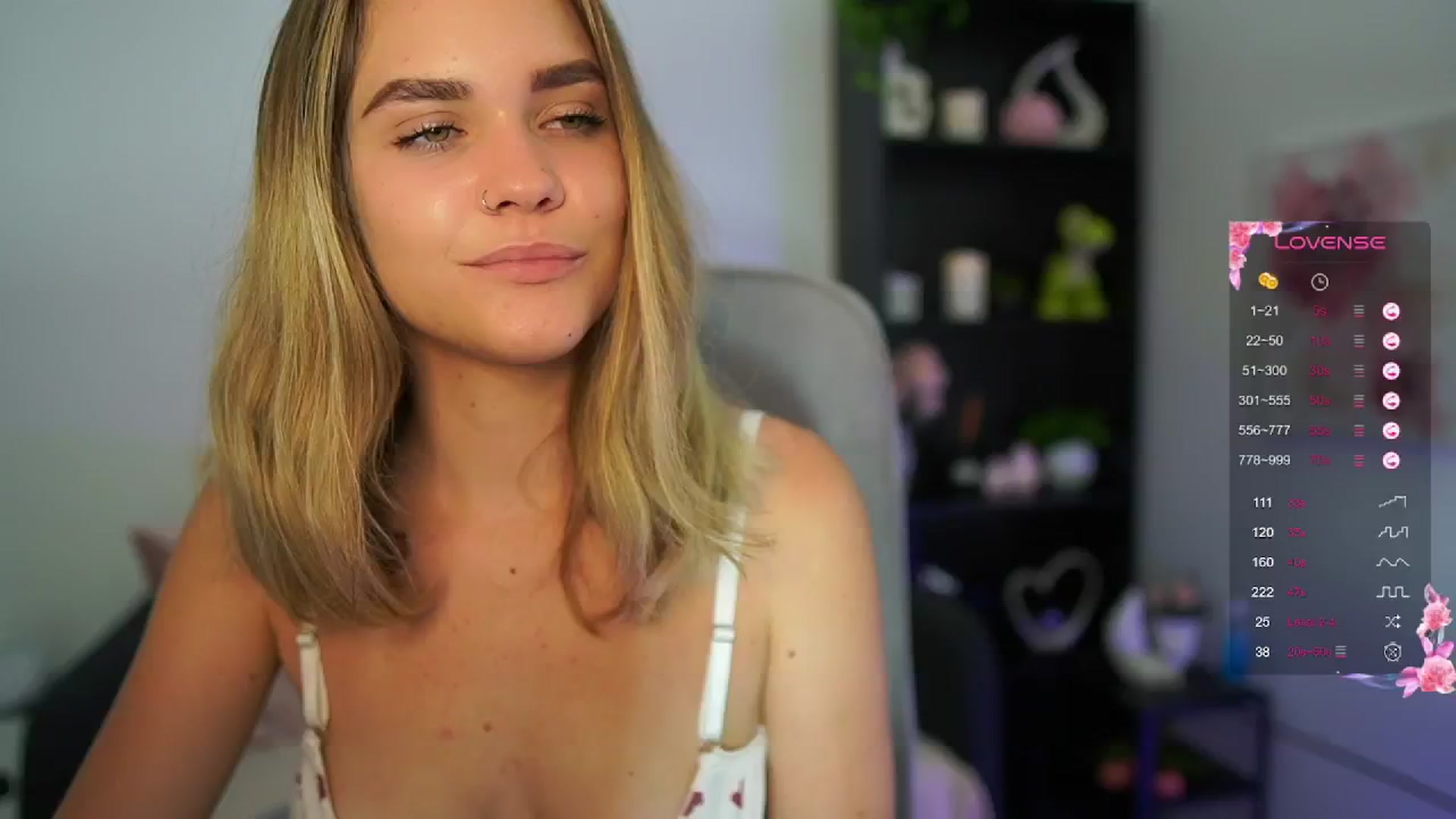 Gallery image thumbnail from Skyla_Novea_'s myfreecams stream on, 06/02/2024, 10:38 image 15 of 20