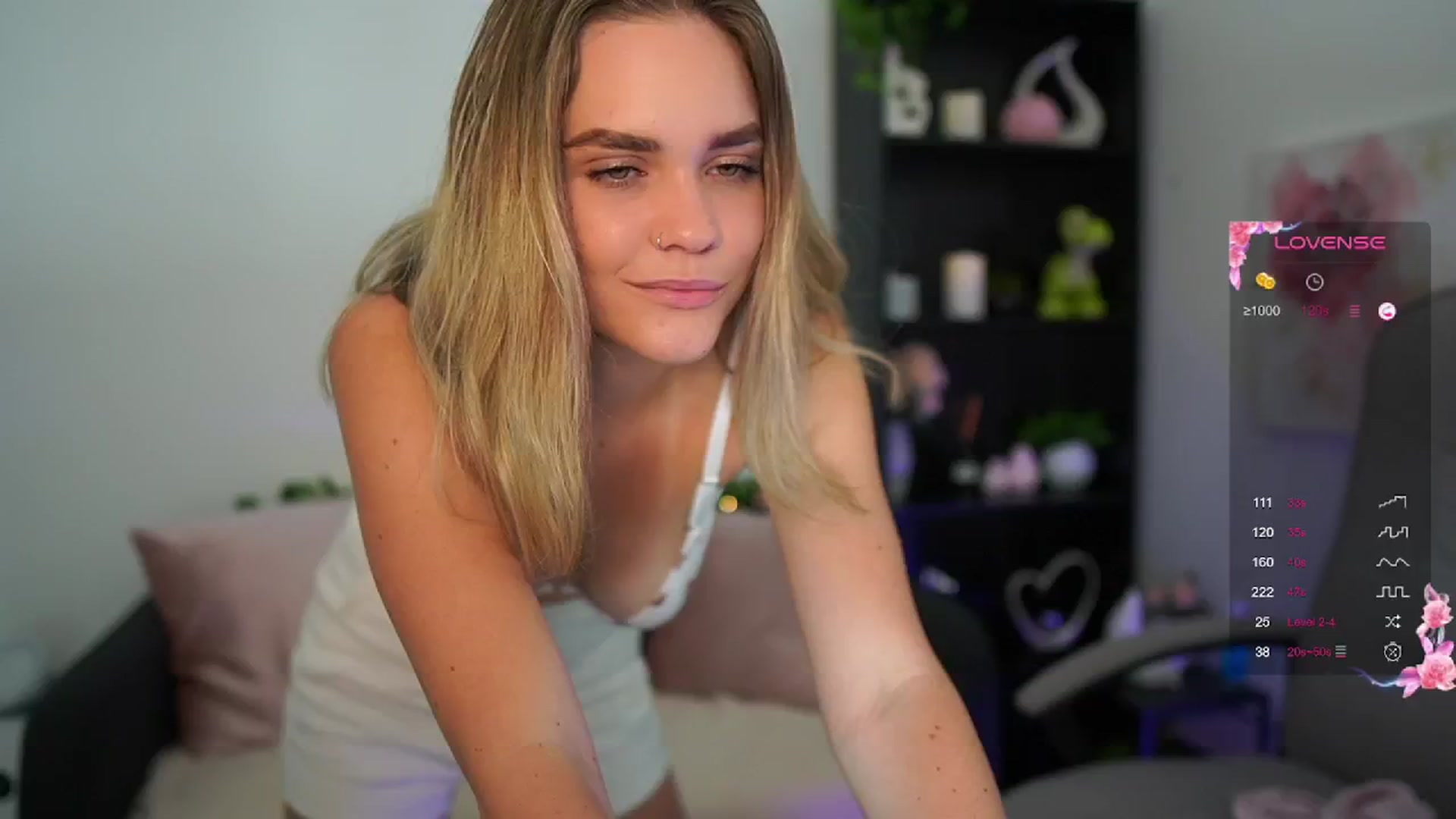 Gallery image thumbnail from Skyla_Novea_'s myfreecams stream on, 06/02/2024, 10:38 image 8 of 20