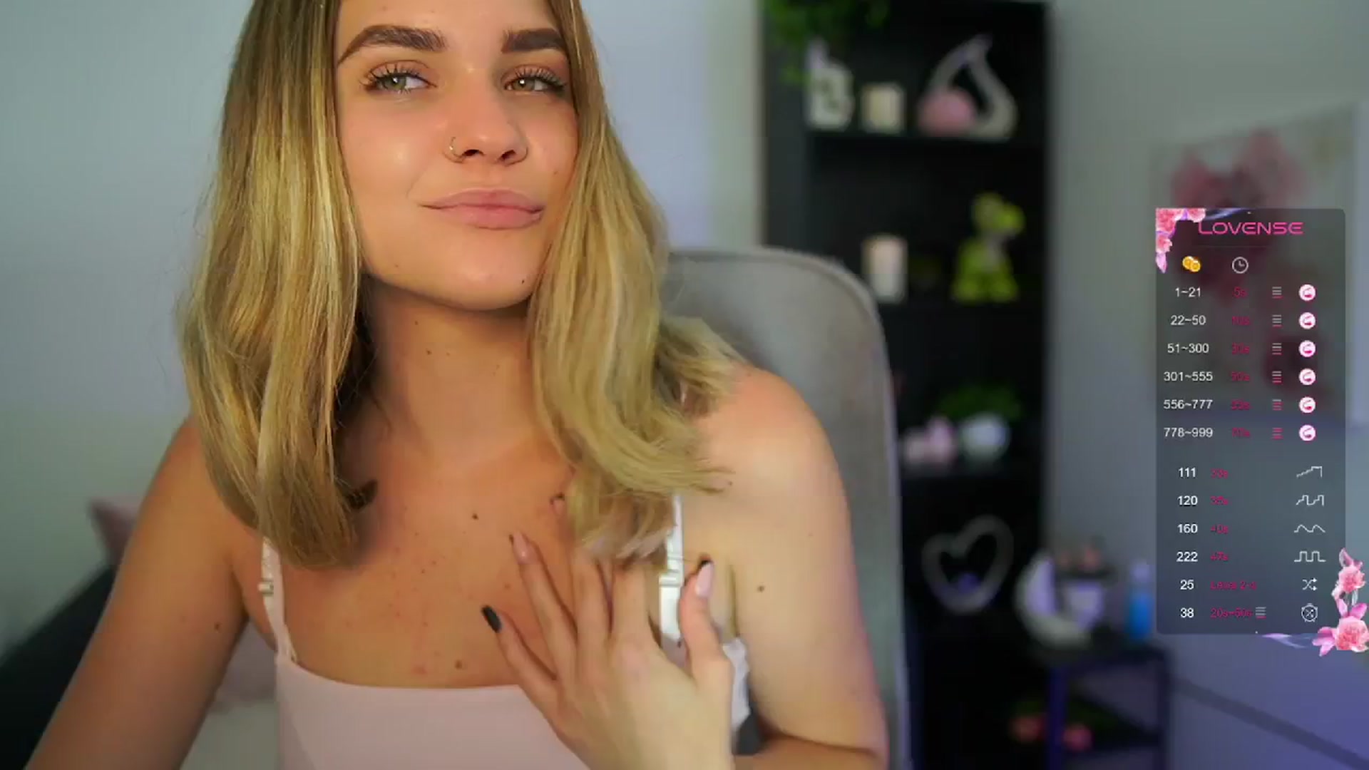 Gallery image thumbnail from Skyla_Novea_'s myfreecams stream on, 06/02/2024, 10:38 image 3 of 20