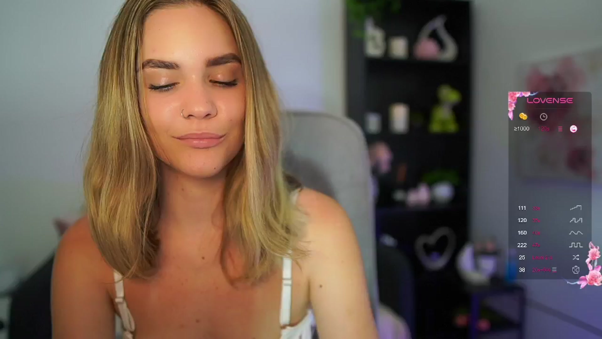 Gallery image thumbnail from Skyla_Novea_'s myfreecams stream on, 06/02/2024, 10:38 image 14 of 20