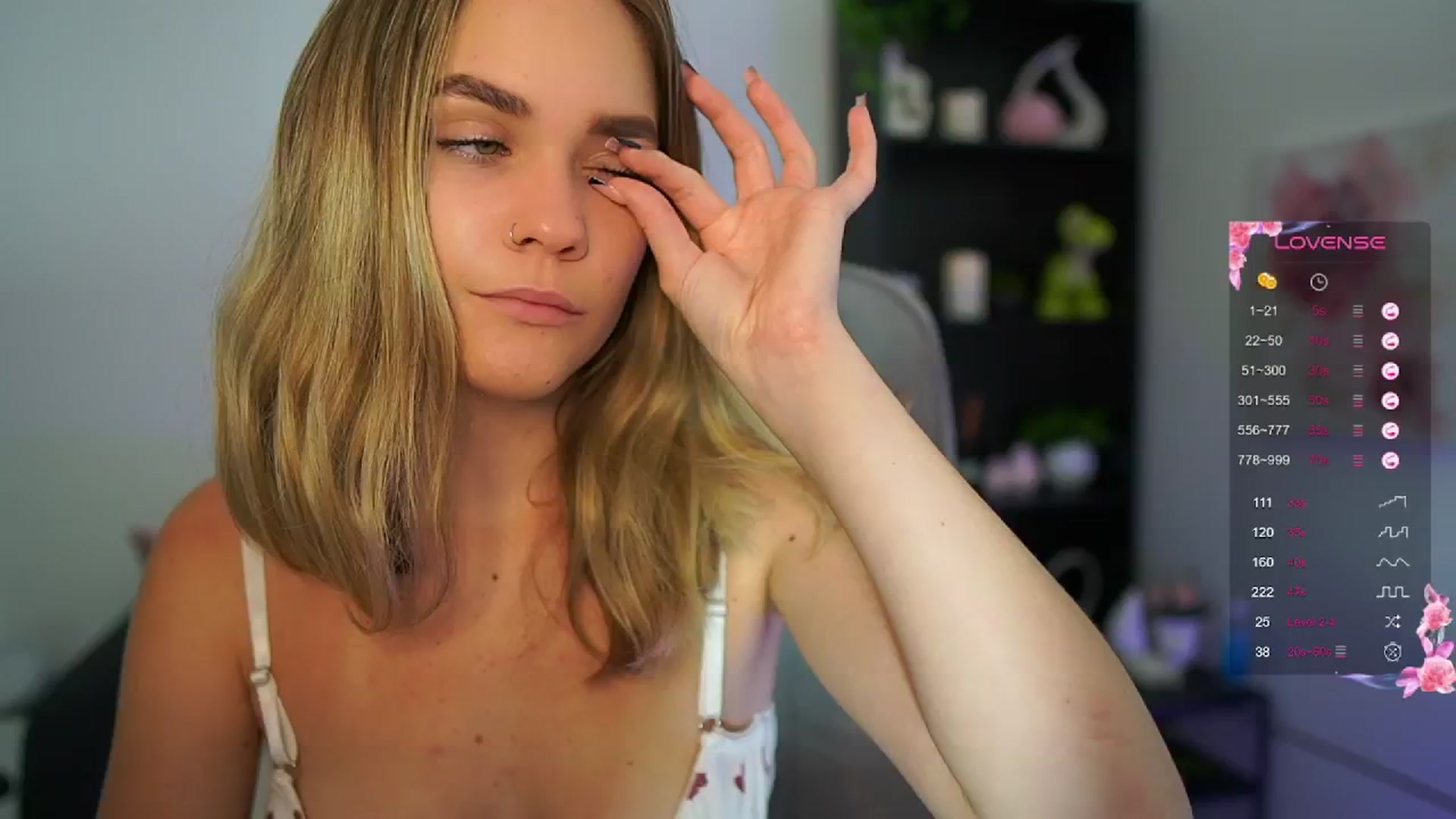 Gallery image thumbnail from Skyla_Novea_'s myfreecams stream on, 06/02/2024, 10:38 image 13 of 20