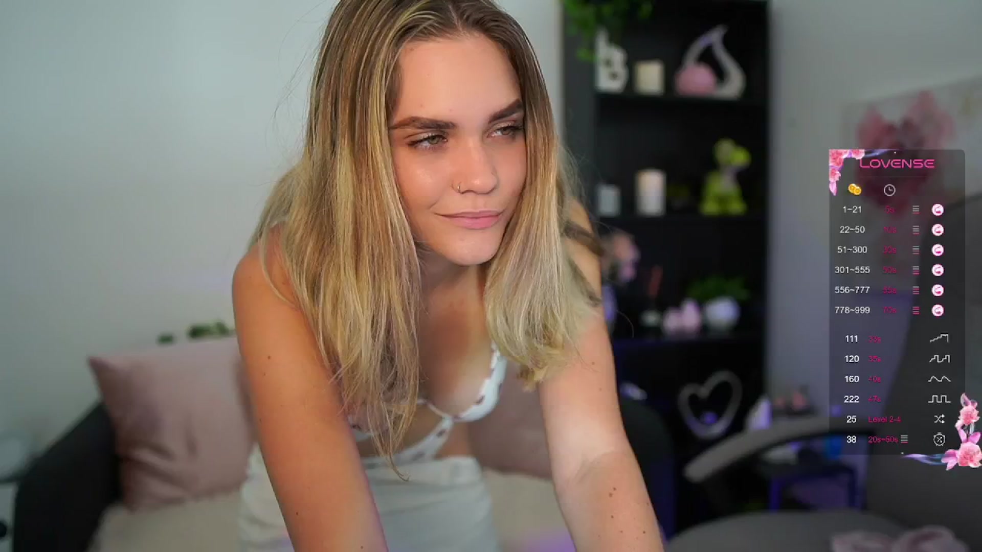 Gallery image thumbnail from Skyla_Novea_'s myfreecams stream on, 06/02/2024, 10:38 image 9 of 20