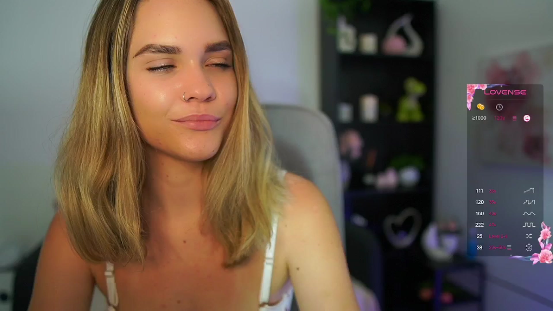 Gallery image thumbnail from Skyla_Novea_'s myfreecams stream on, 06/02/2024, 11:36 image 12 of 20