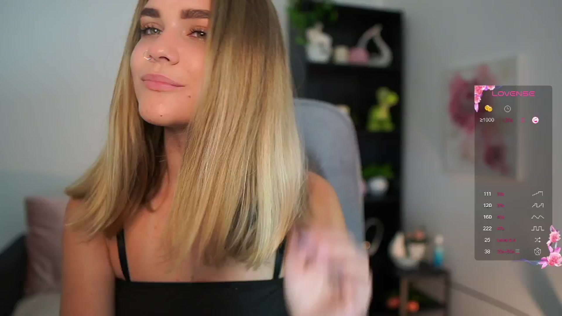 Gallery image thumbnail from Skyla_Novea_'s myfreecams stream on, 06/04/2024, 09:36 image 6 of 20