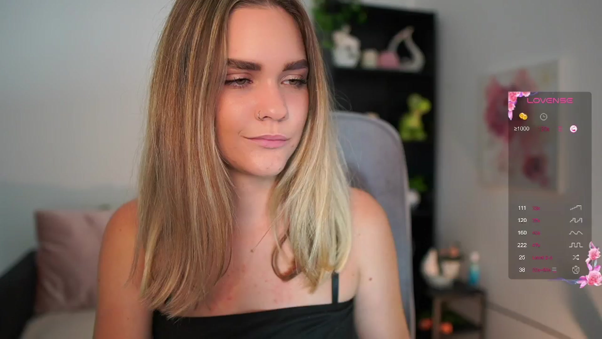 Gallery image thumbnail from Skyla_Novea_'s myfreecams stream on, 06/04/2024, 11:44 image 1 of 20