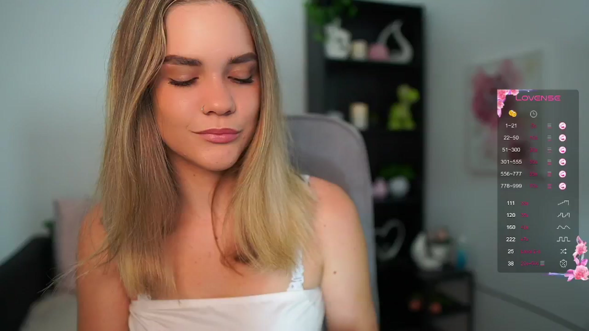 Gallery image thumbnail from Skyla_Novea_'s myfreecams stream on, 06/05/2024, 08:42 image 4 of 20