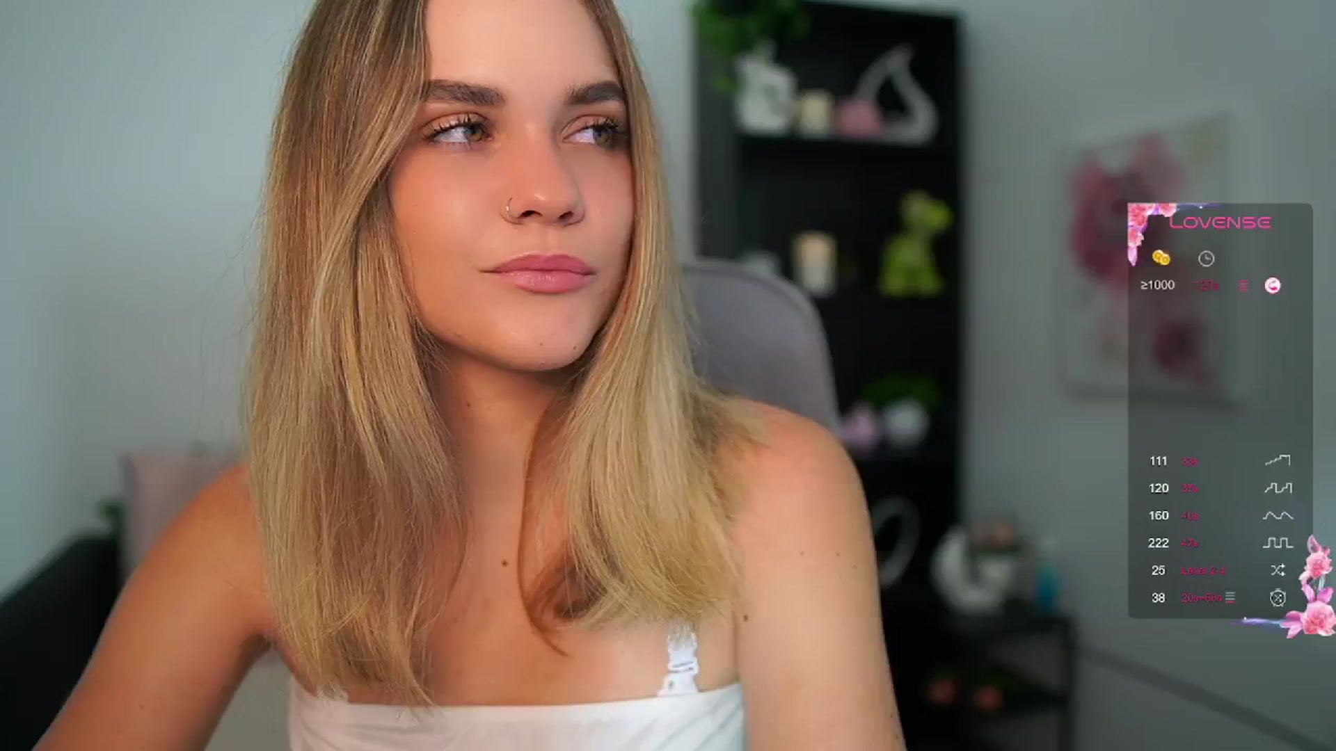 Gallery image thumbnail from Skyla_Novea_'s myfreecams stream on, 06/05/2024, 08:42 image 2 of 20