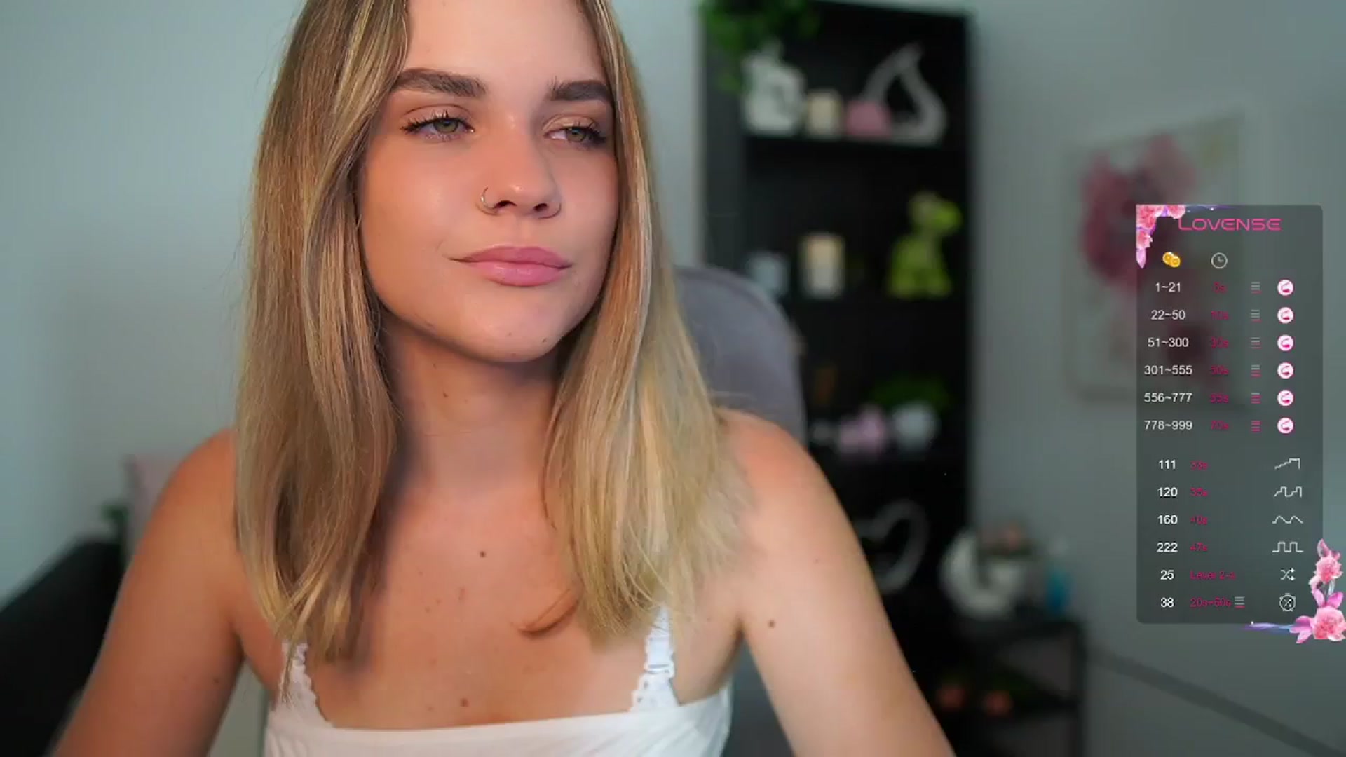 Gallery image thumbnail from Skyla_Novea_'s myfreecams stream on, 06/05/2024, 08:42 image 16 of 20