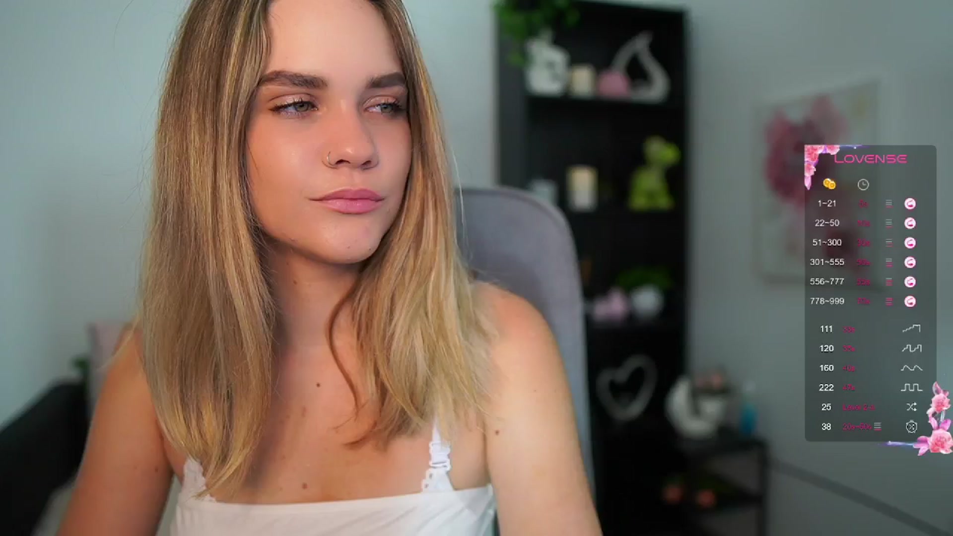 Gallery image thumbnail from Skyla_Novea_'s myfreecams stream on, 06/05/2024, 08:42 image 11 of 20