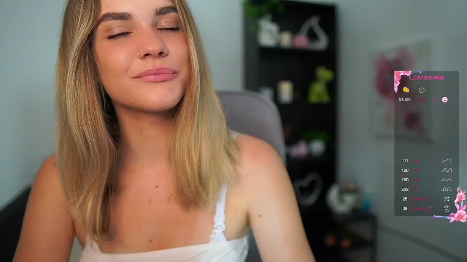 Gallery image thumbnail from Skyla_Novea_'s myfreecams stream on, 06/05/2024, 08:42 image 19 of 20