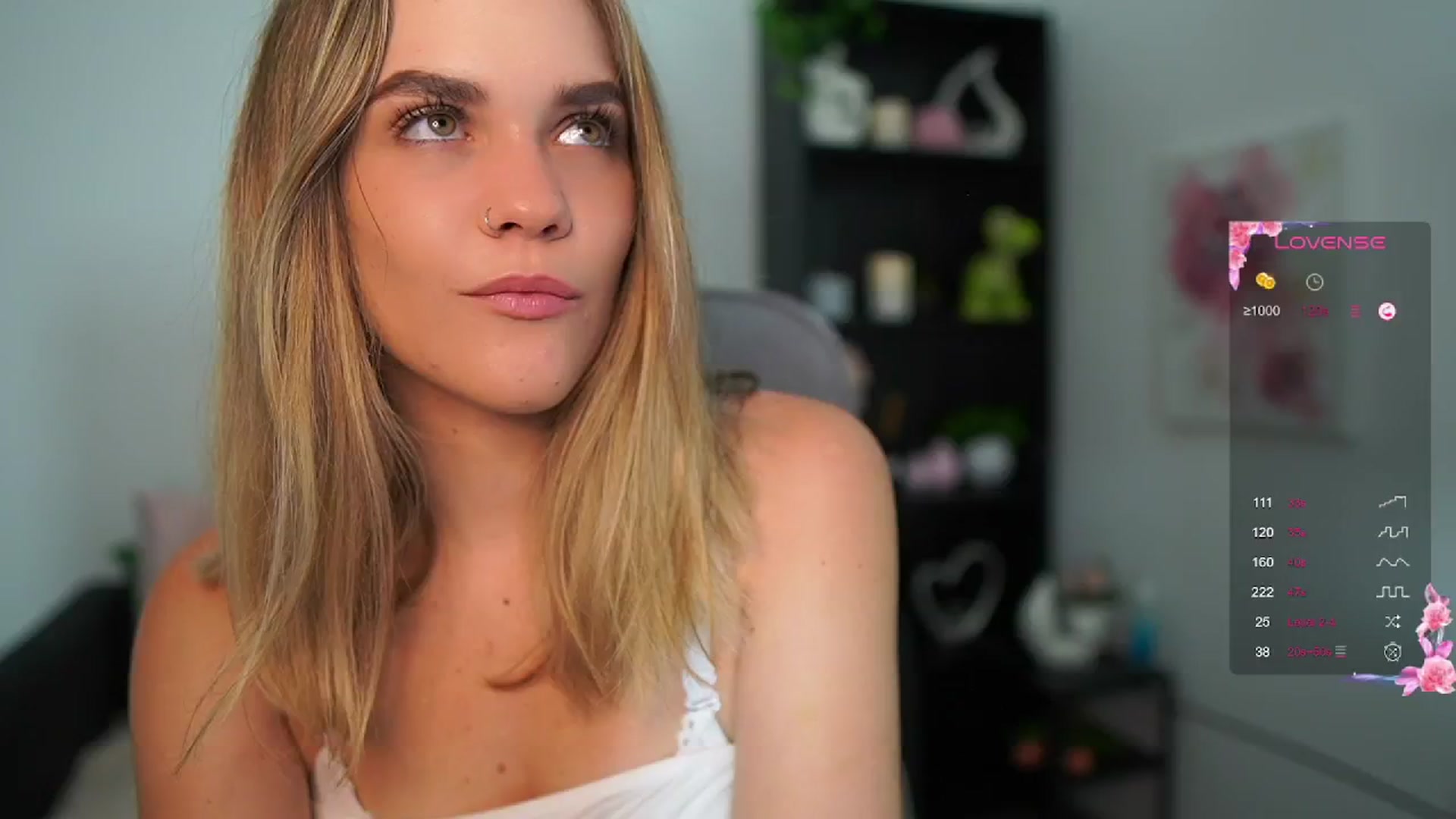 Gallery image thumbnail from Skyla_Novea_'s myfreecams stream on, 06/05/2024, 08:42 image 13 of 20