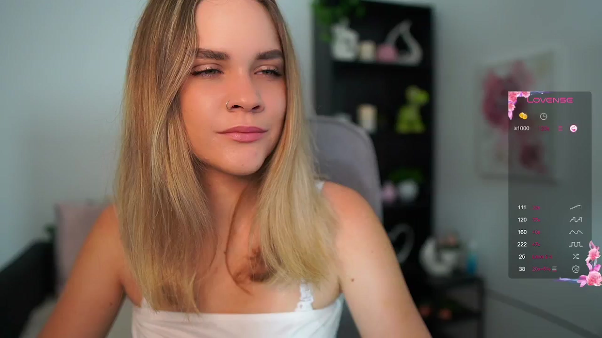 Gallery image thumbnail from Skyla_Novea_'s myfreecams stream on, 06/05/2024, 08:42 image 3 of 20