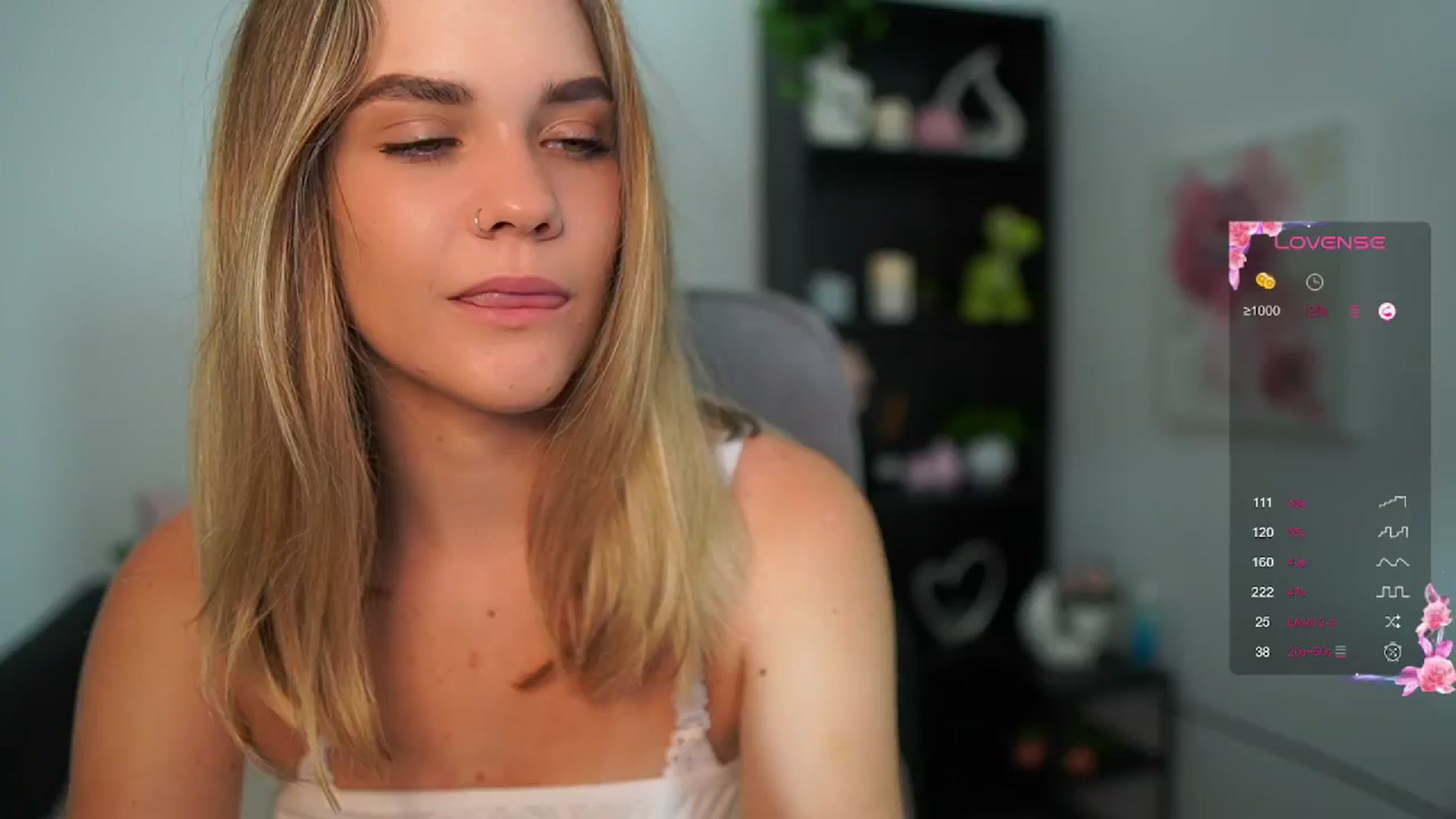 Gallery image thumbnail from Skyla_Novea_'s myfreecams stream on, 06/05/2024, 09:15 image 12 of 20