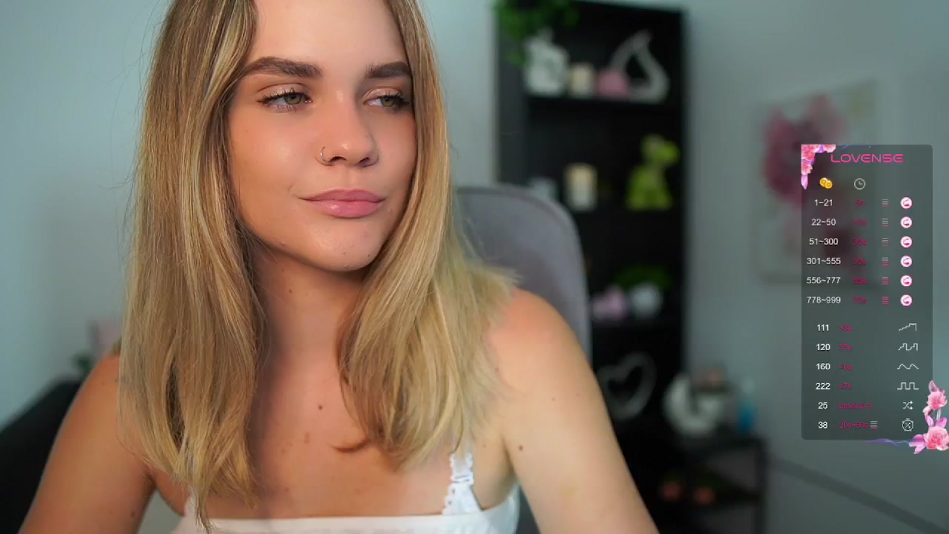 Gallery image thumbnail from Skyla_Novea_'s myfreecams stream on, 06/05/2024, 09:15 image 9 of 20