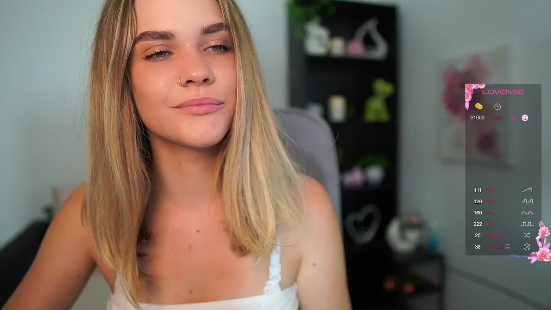Gallery image thumbnail from Skyla_Novea_'s myfreecams stream on, 06/05/2024, 09:15 image 3 of 20