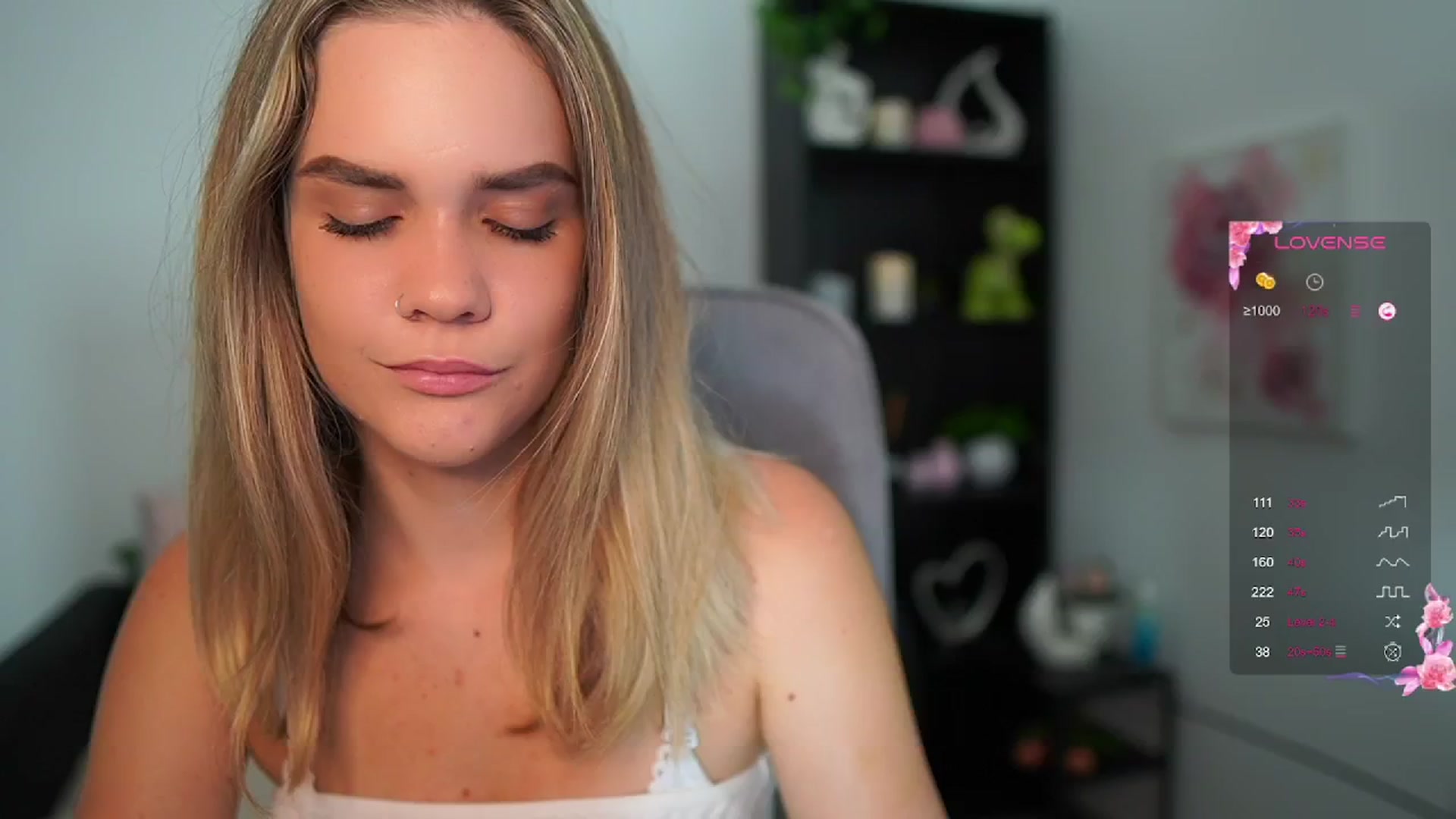 Gallery image thumbnail from Skyla_Novea_'s myfreecams stream on, 06/05/2024, 09:15 image 7 of 20