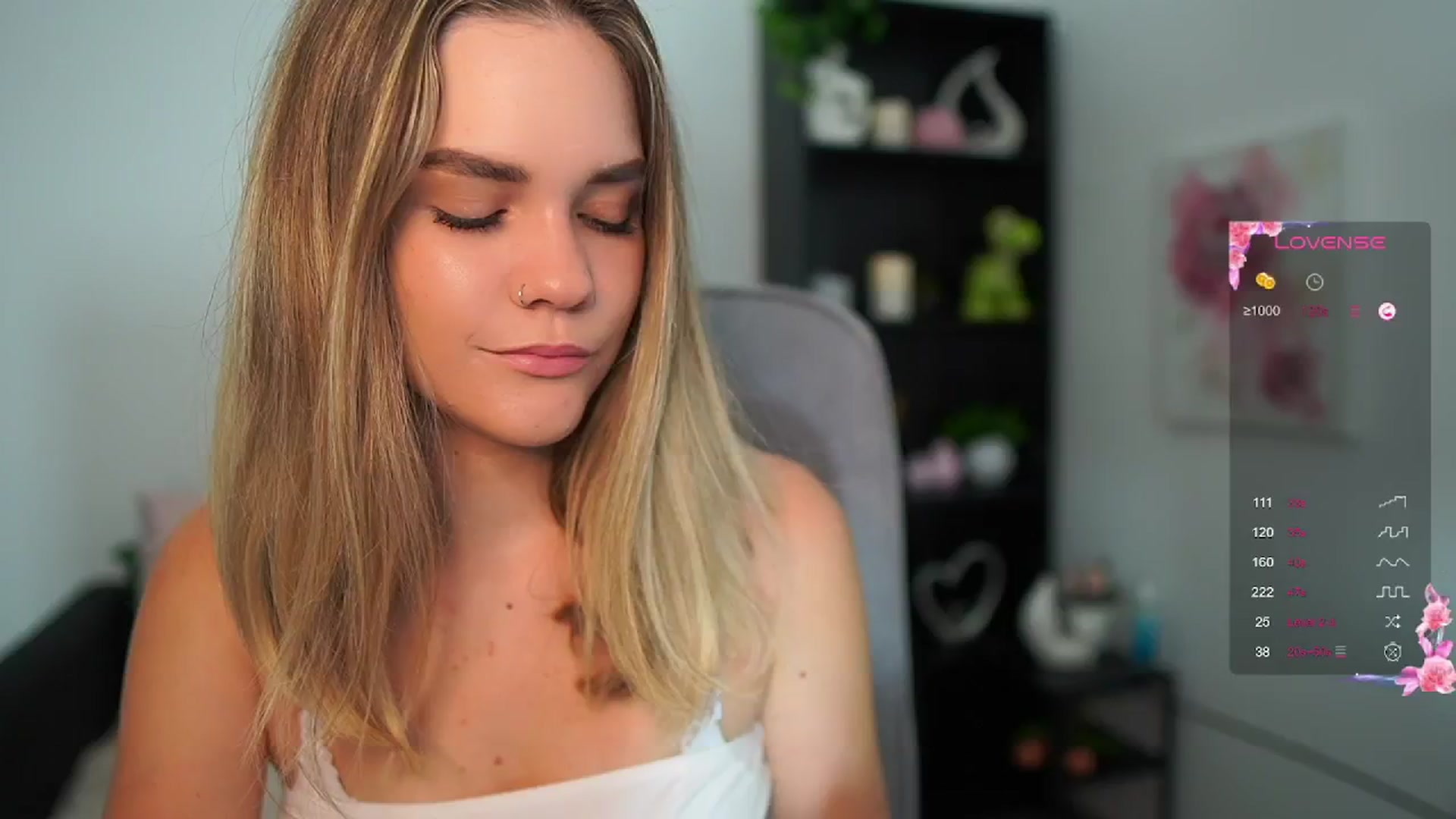Gallery image thumbnail from Skyla_Novea_'s myfreecams stream on, 06/05/2024, 09:15 image 2 of 20