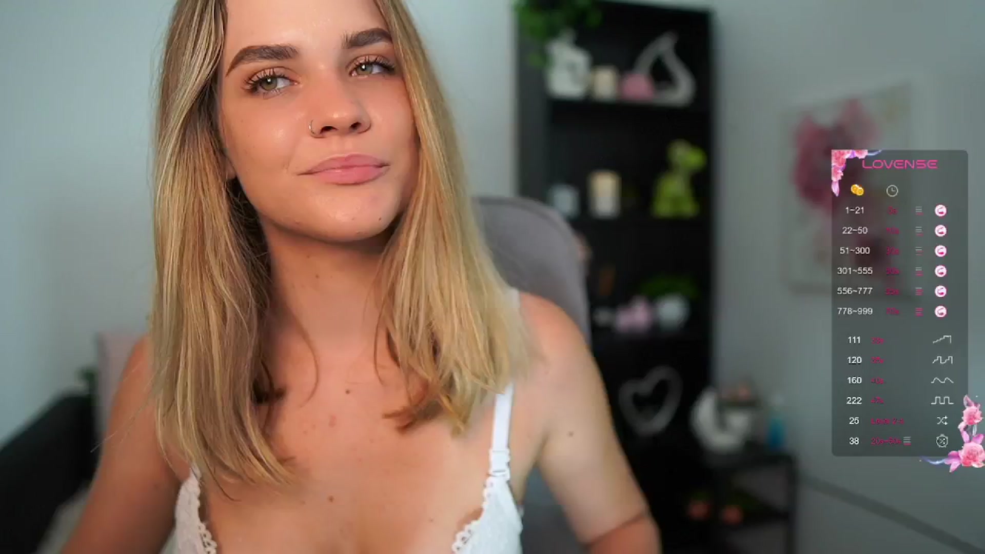 Gallery image thumbnail from Skyla_Novea_'s myfreecams stream on, 06/05/2024, 10:58 image 8 of 20