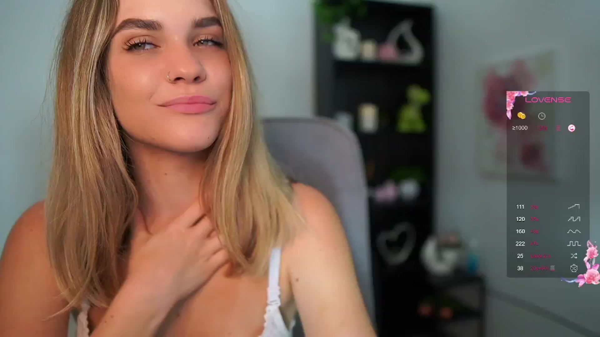Gallery image thumbnail from Skyla_Novea_'s myfreecams stream on, 06/05/2024, 10:58 image 4 of 20