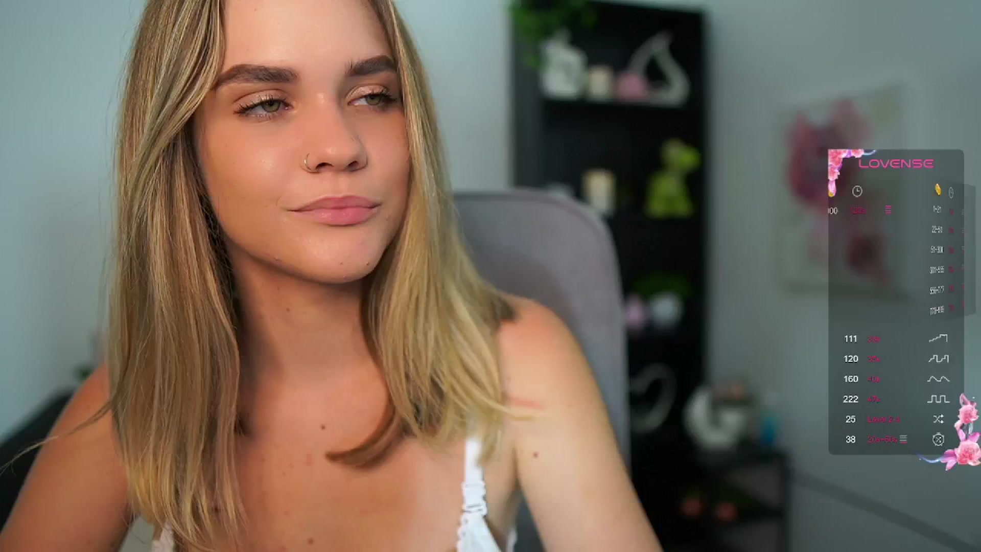Gallery image thumbnail from Skyla_Novea_'s myfreecams stream on, 06/05/2024, 10:58 image 14 of 20