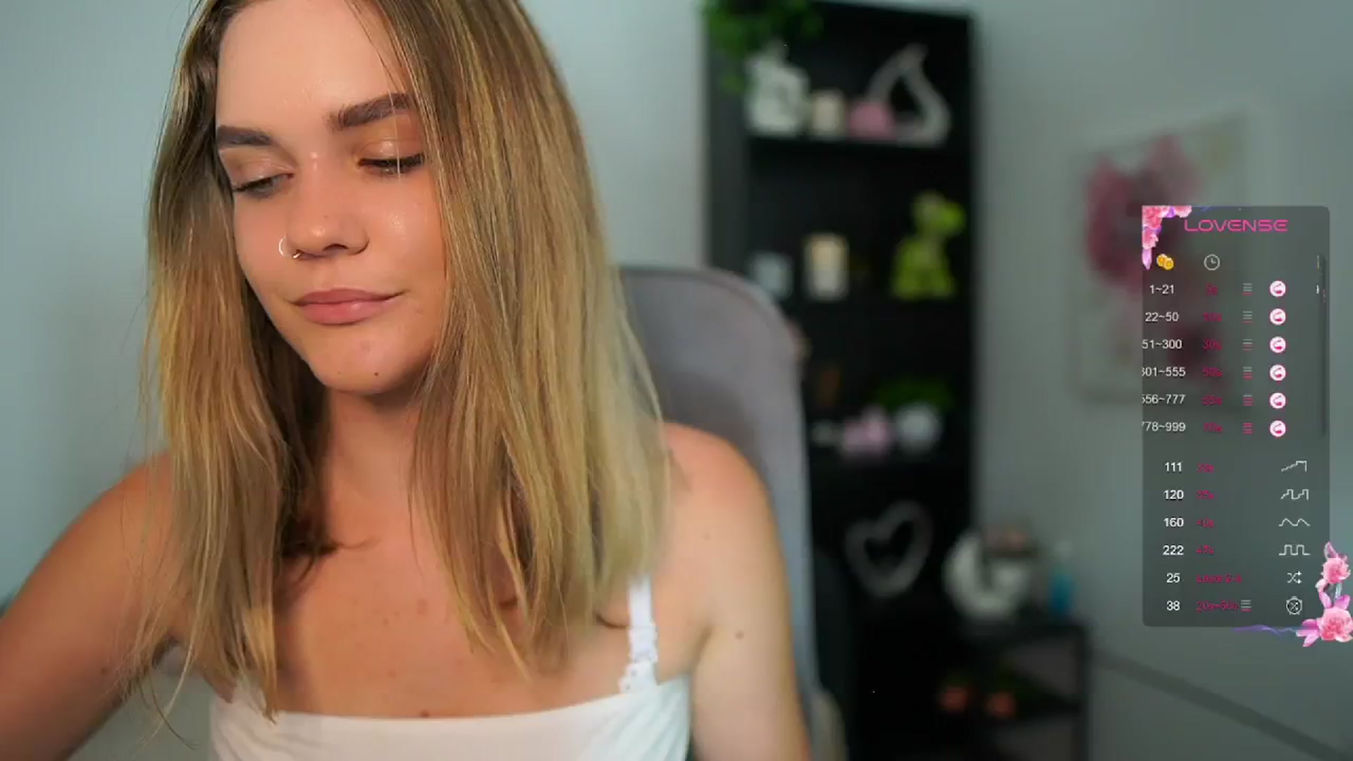 Gallery image thumbnail from Skyla_Novea_'s myfreecams stream on, 06/05/2024, 13:04 image 2 of 20