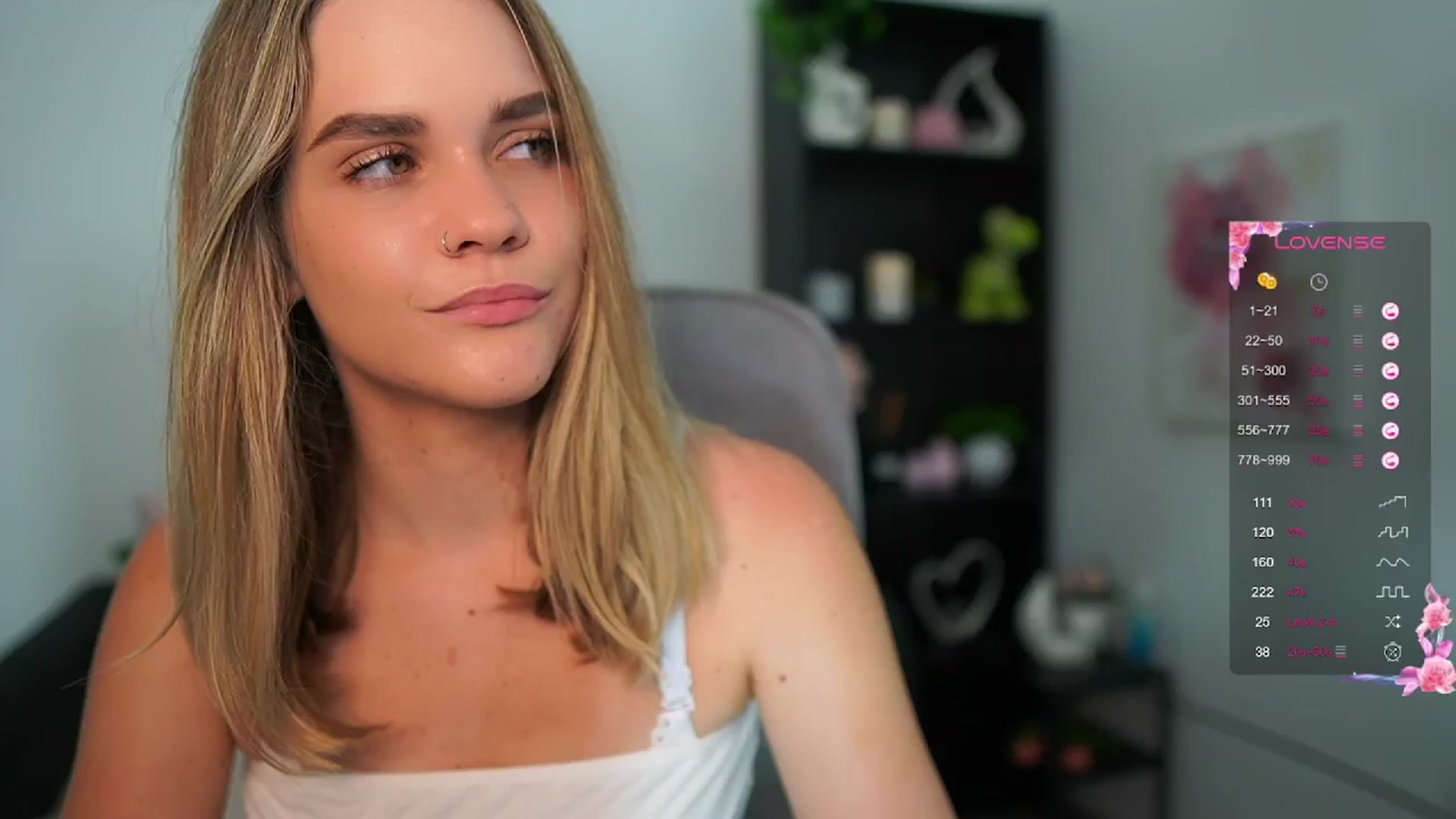Gallery image thumbnail from Skyla_Novea_'s myfreecams stream on, 06/05/2024, 13:04 image 3 of 20