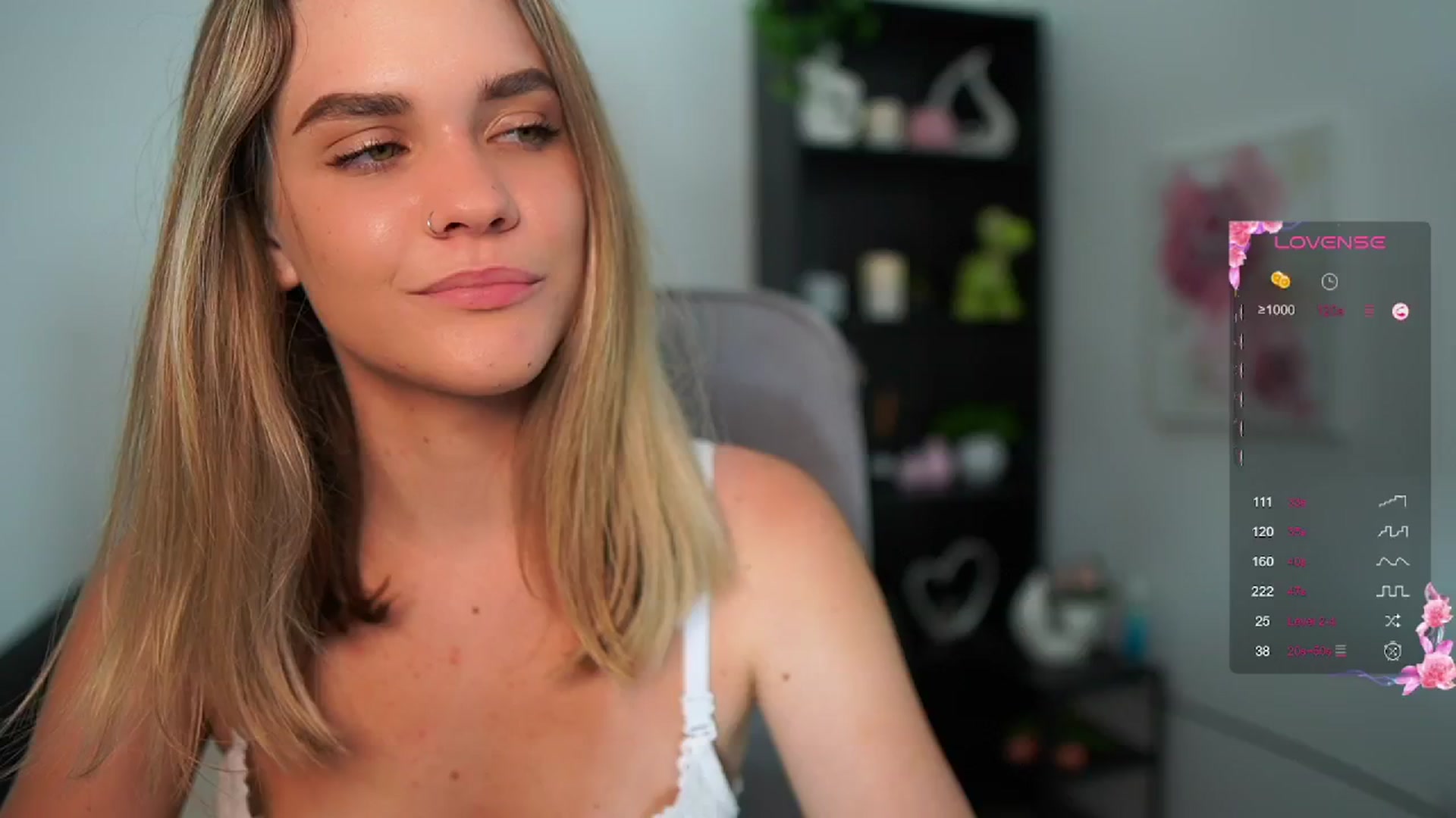 Gallery image thumbnail from Skyla_Novea_'s myfreecams stream on, 06/05/2024, 13:04 image 12 of 20