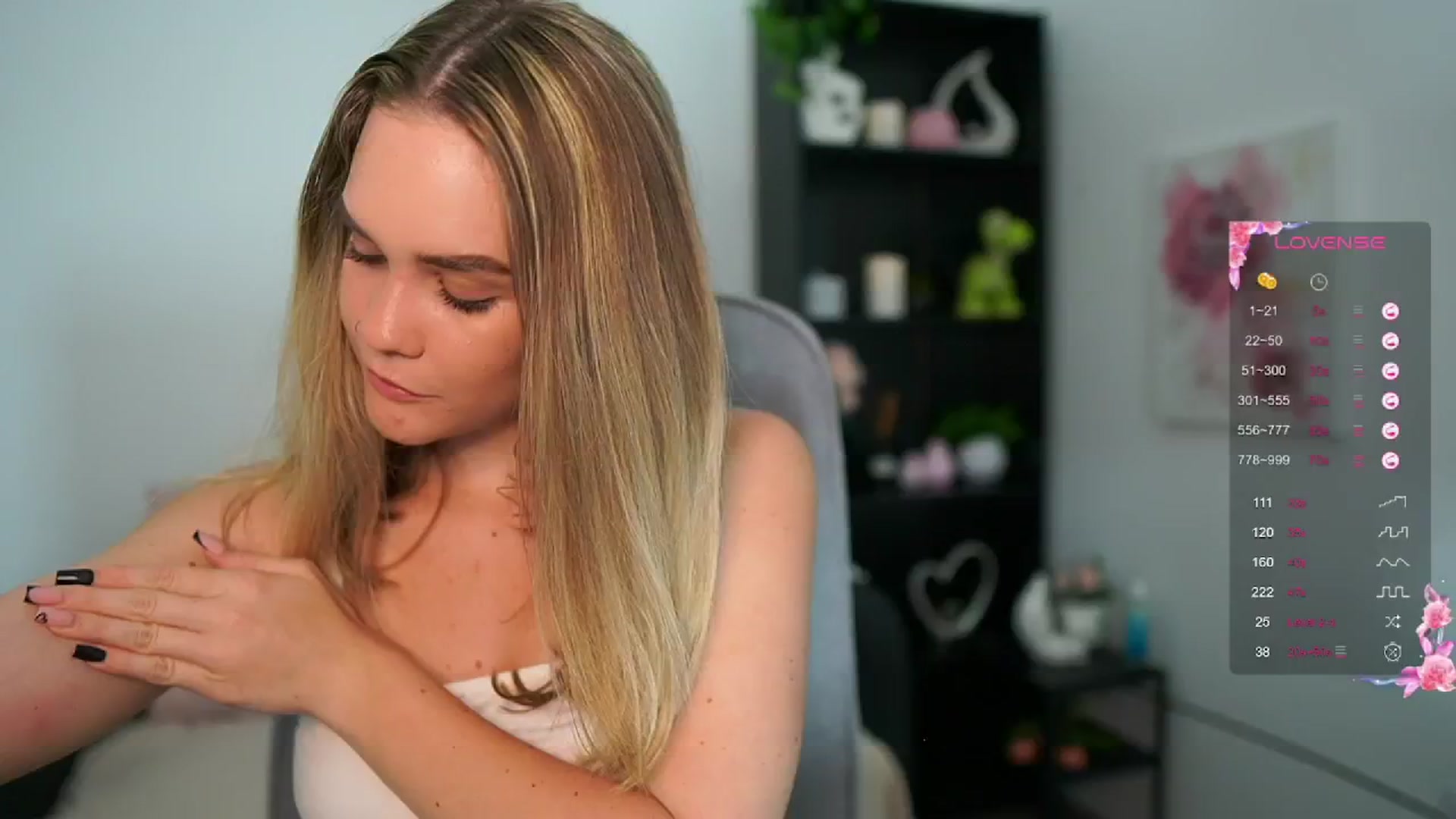 Gallery image thumbnail from Skyla_Novea_'s myfreecams stream on, 06/05/2024, 14:28 image 10 of 20
