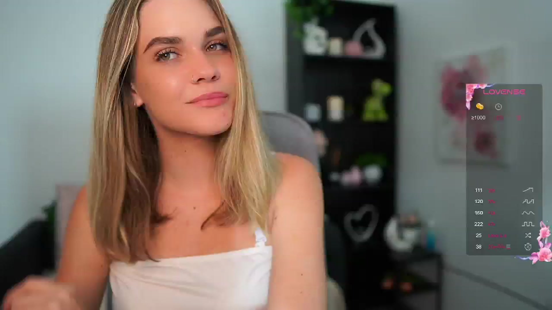 Gallery image thumbnail from Skyla_Novea_'s myfreecams stream on, 06/05/2024, 14:28 image 2 of 20