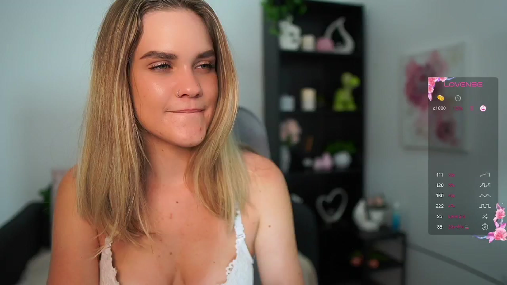 Gallery image thumbnail from Skyla_Novea_'s myfreecams stream on, 06/05/2024, 14:28 image 16 of 20