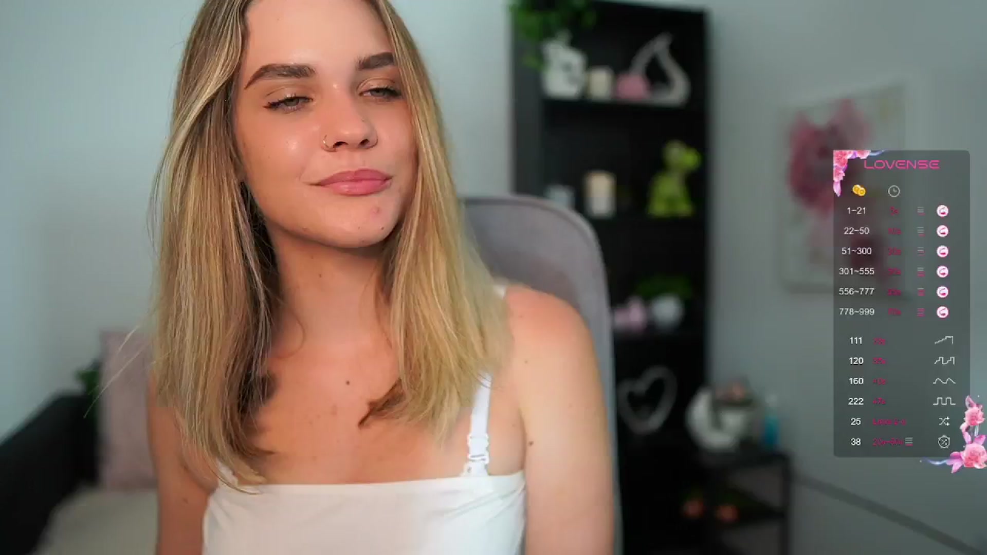 Gallery image thumbnail from Skyla_Novea_'s myfreecams stream on, 06/05/2024, 14:28 image 5 of 20