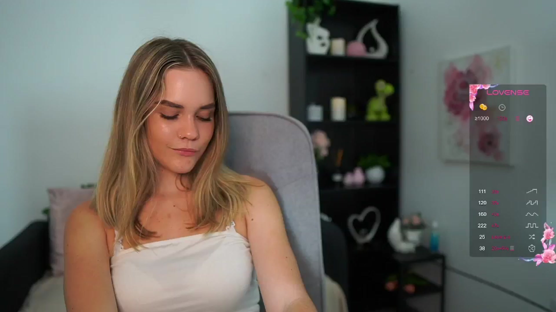 Gallery image thumbnail from Skyla_Novea_'s myfreecams stream on, 06/05/2024, 15:22 image 10 of 20