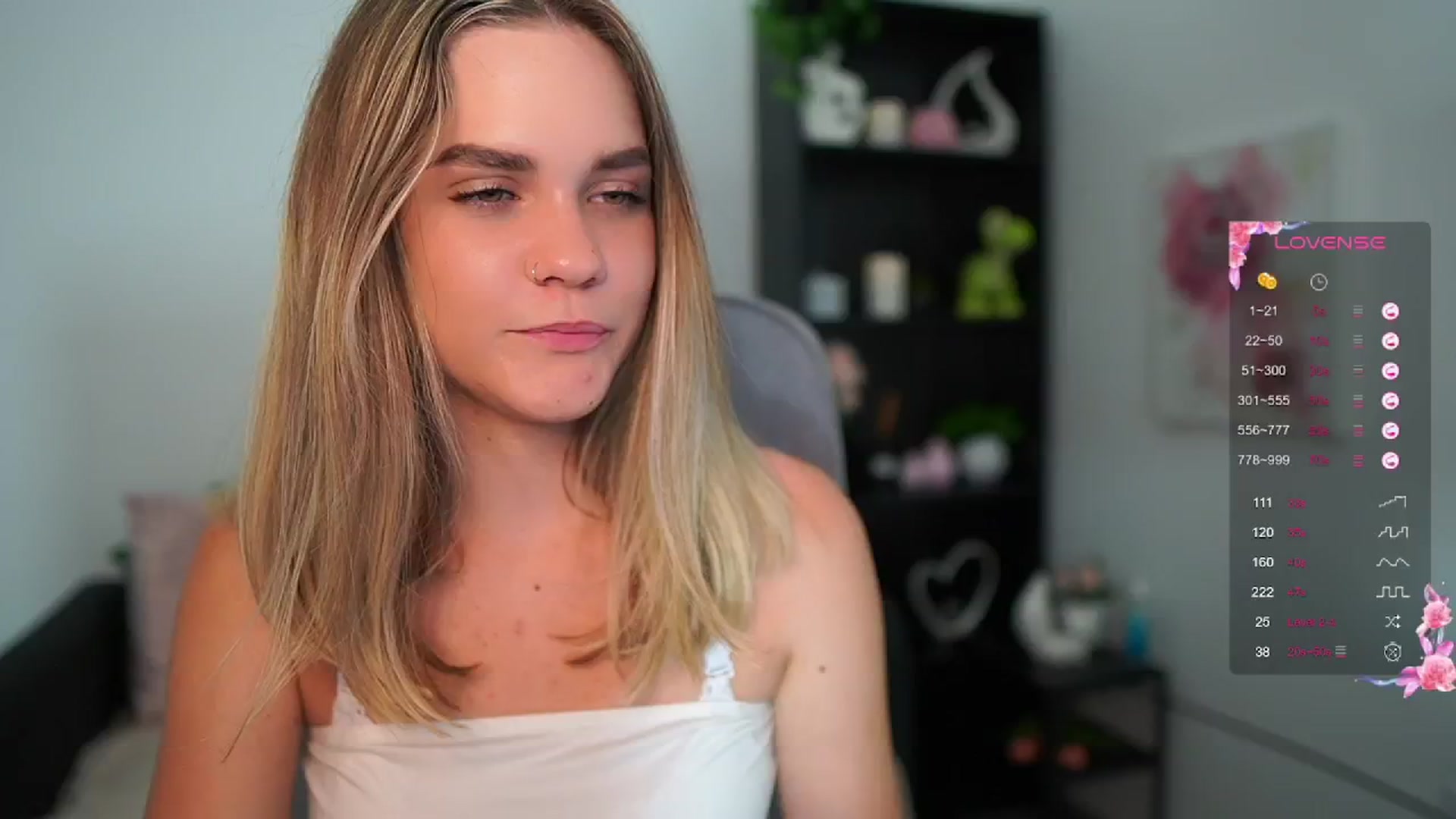 Gallery image thumbnail from Skyla_Novea_'s myfreecams stream on, 06/05/2024, 15:22 image 4 of 20
