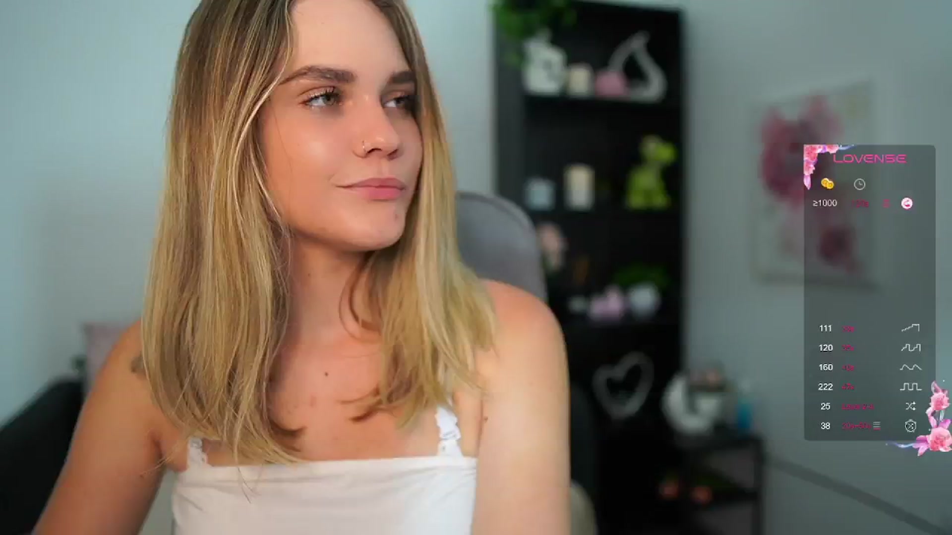 Gallery image thumbnail from Skyla_Novea_'s myfreecams stream on, 06/05/2024, 15:22 image 8 of 20
