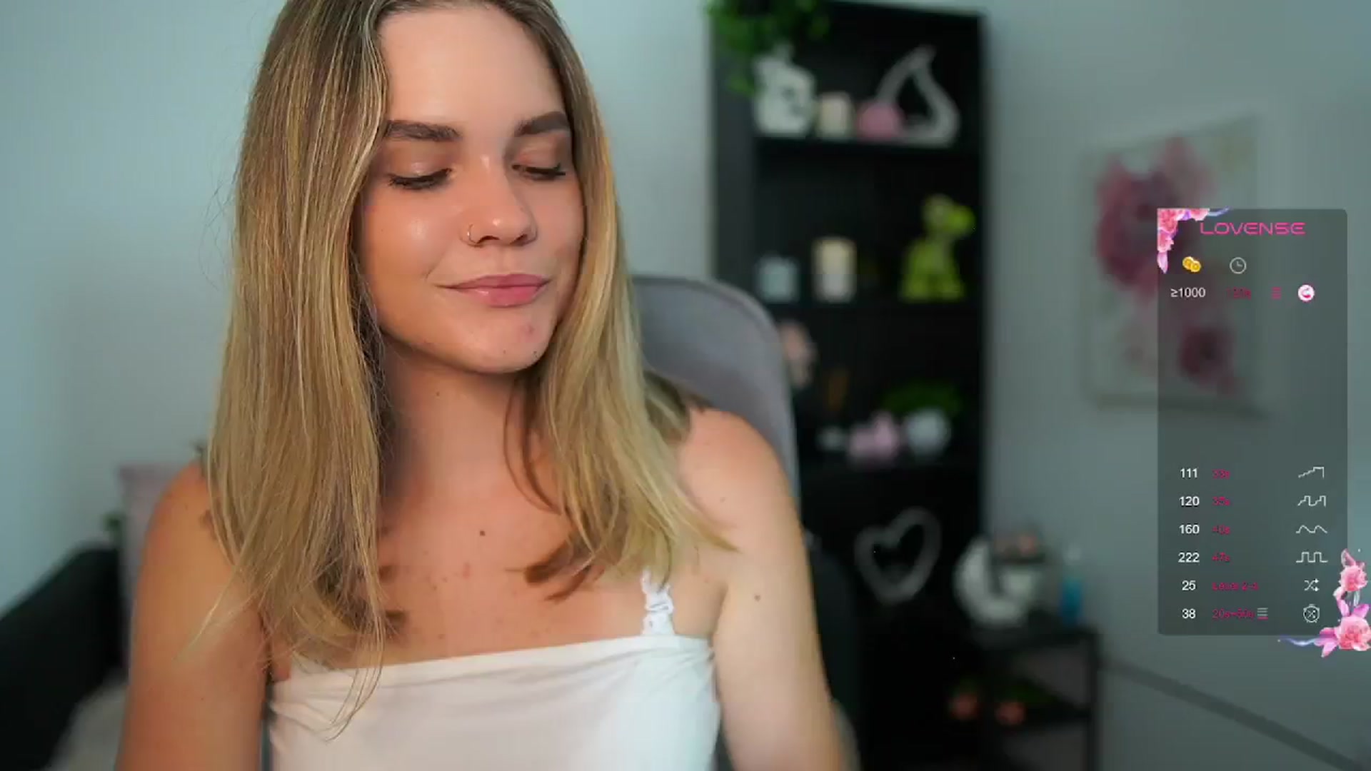 Gallery image thumbnail from Skyla_Novea_'s myfreecams stream on, 06/05/2024, 15:22 image 13 of 20