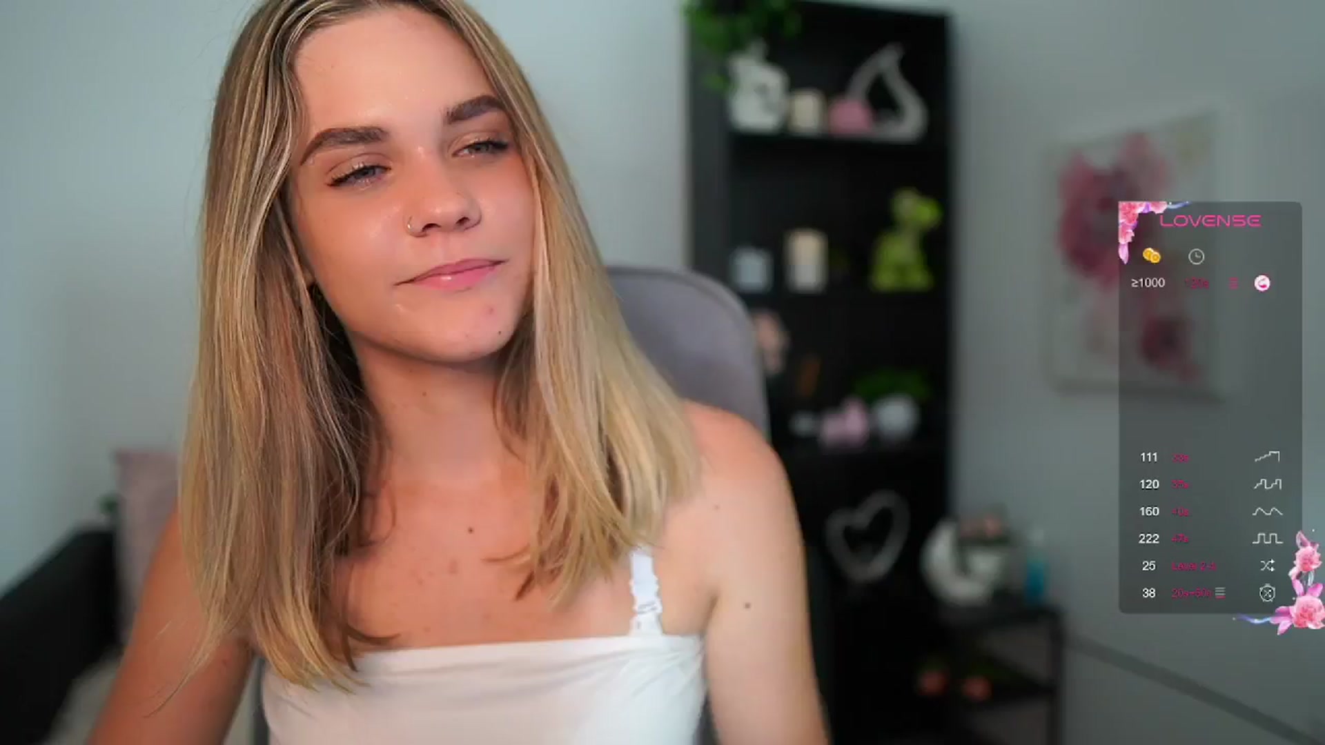 Gallery image thumbnail from Skyla_Novea_'s myfreecams stream on, 06/05/2024, 15:22 image 5 of 20