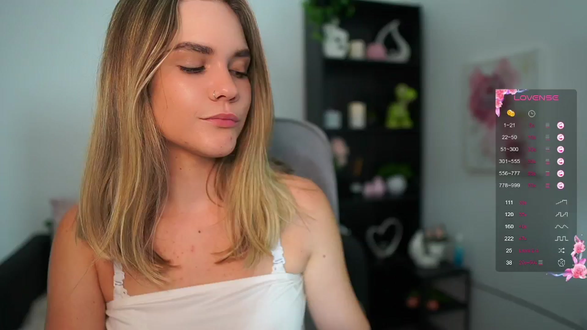 Gallery image thumbnail from Skyla_Novea_'s myfreecams stream on, 06/05/2024, 15:22 image 9 of 20