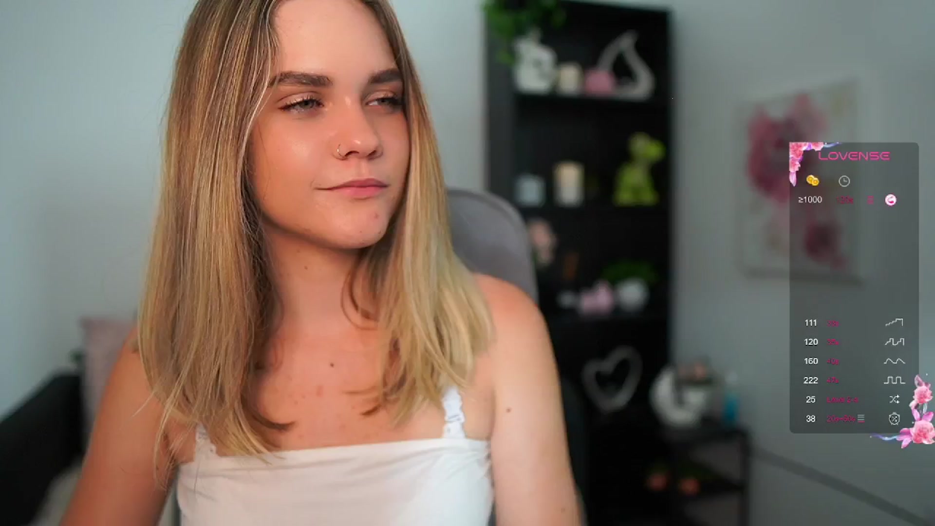 Gallery image thumbnail from Skyla_Novea_'s myfreecams stream on, 06/05/2024, 15:22 image 7 of 20
