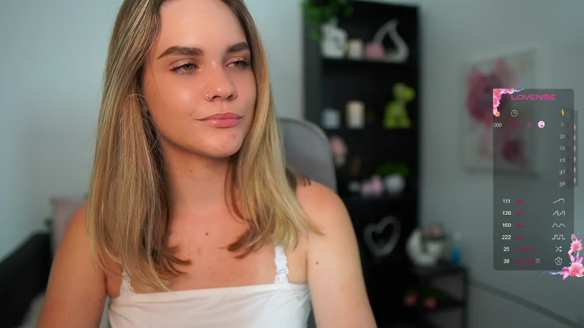 Gallery image thumbnail from Skyla_Novea_'s myfreecams stream on, 06/05/2024, 15:22 image 12 of 20